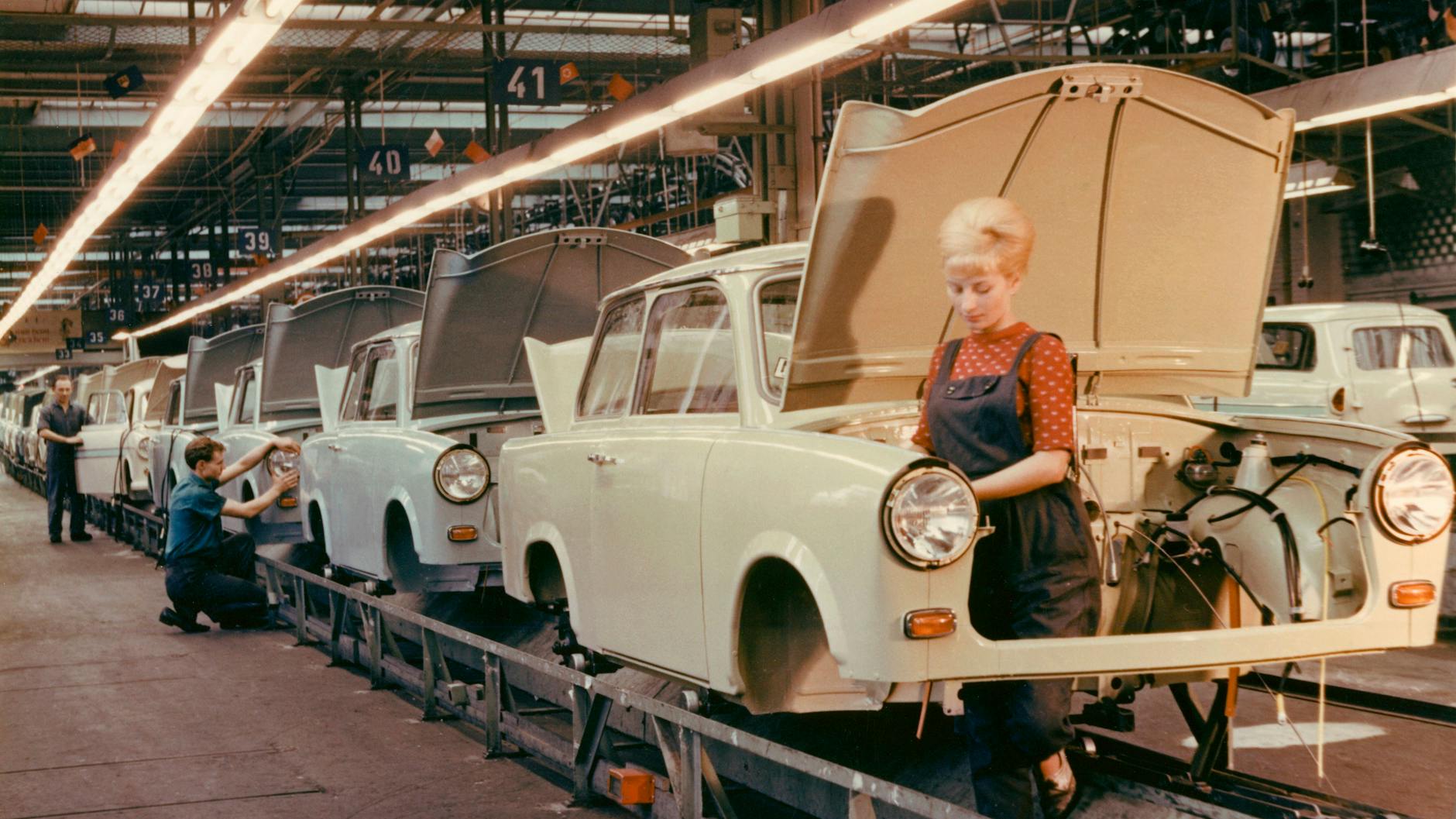 Geliebt und in zahlreichen Witzen aus der DDR verspottet: Der Trabi lief im VEB Sachsenring Automobilwerk vom Band.
