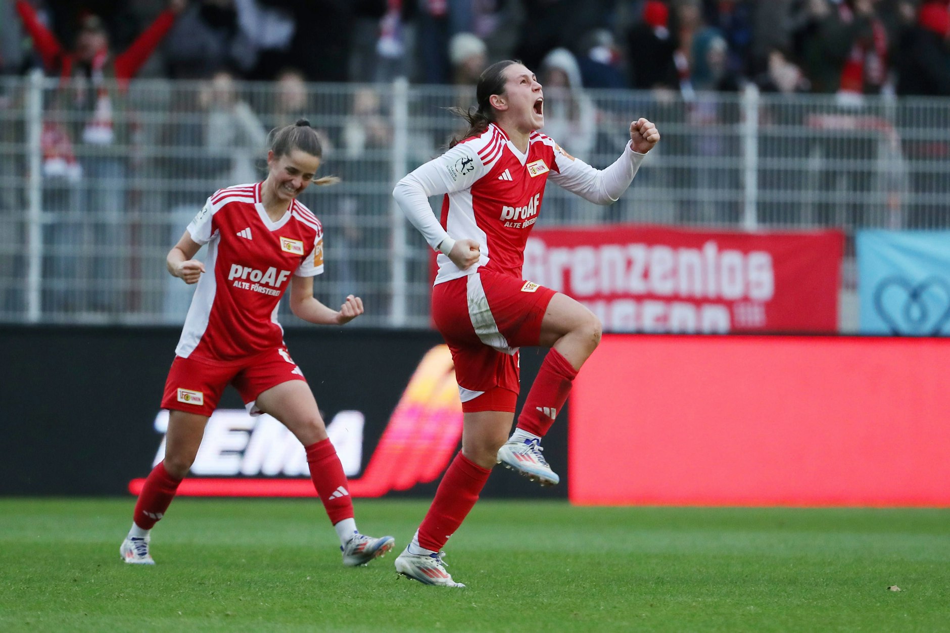 Antonia Halverkamps (24)&nbsp; jubelt mit den Frauen des 1. FC Union viel häufiger als die Männer und träumt auch deswegen vom Aufstieg in die Bundesliga.