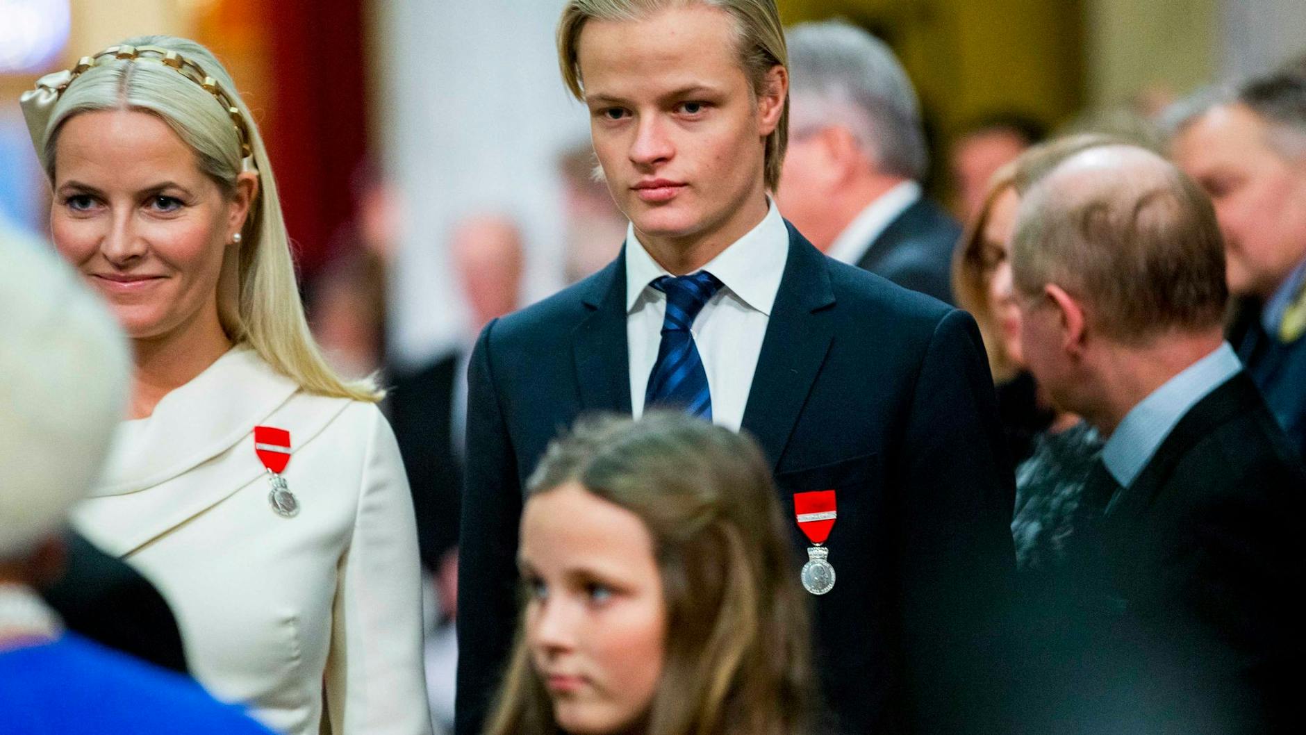 Kronorinzessin Mette-Marit könnte tiefer in die Ereignisse verwickelt sein, als zunächst angenommen.