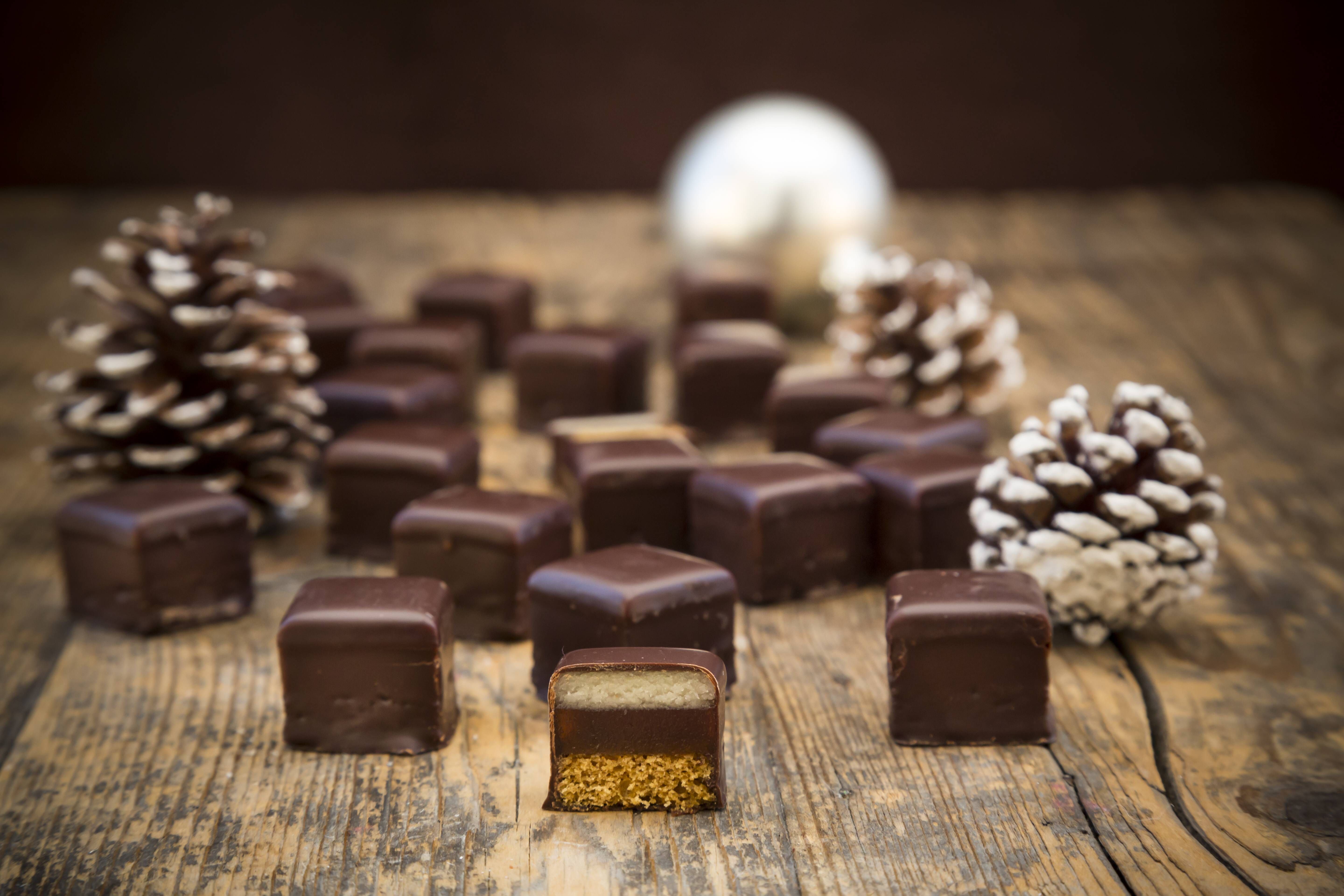 Machen Sie Dominosteine doch einfach mal selber – hier kommt das perfekte Rezept!