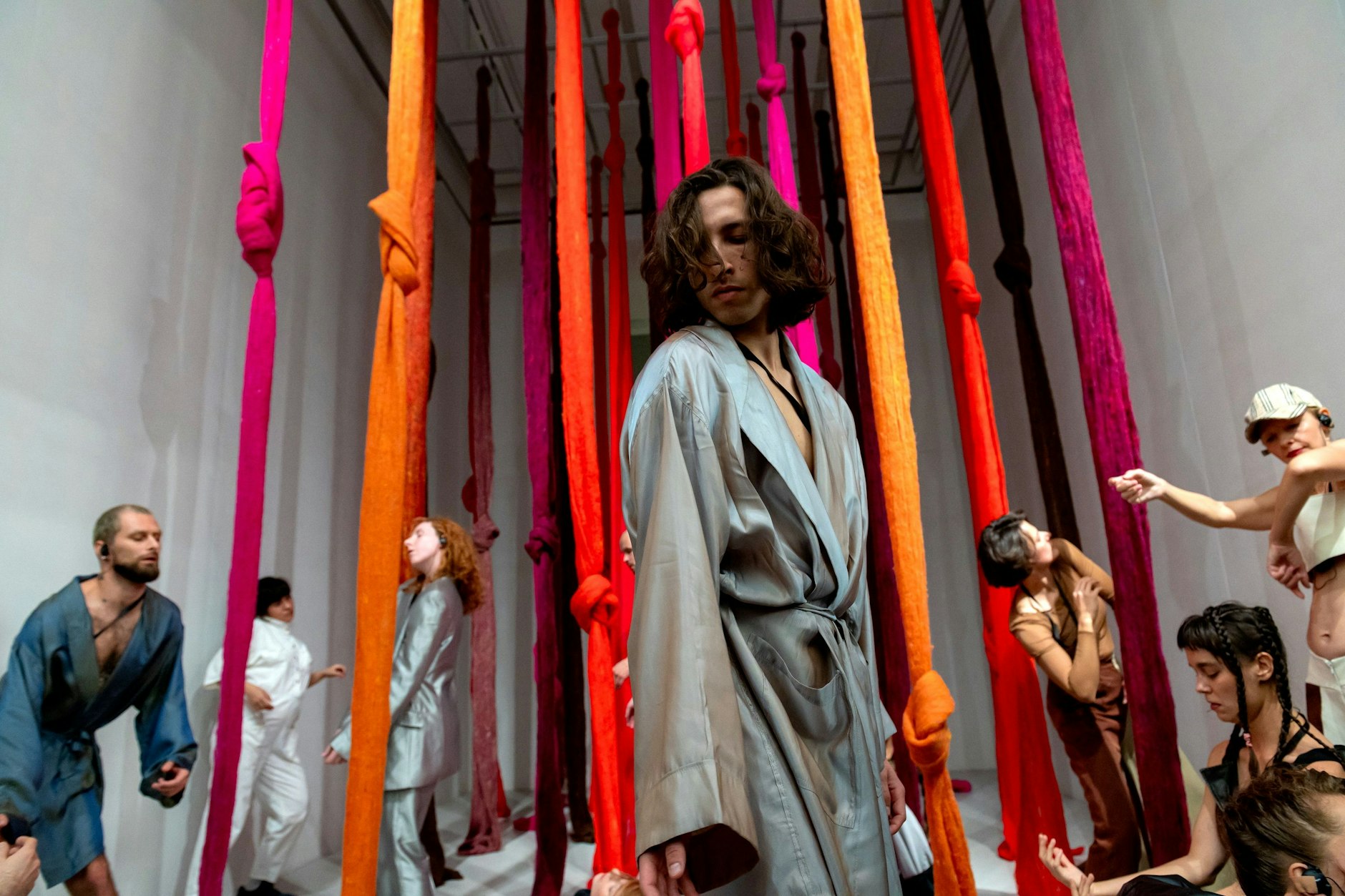 Aufführung von „Museum of Bodys“ bei der Eröffnung des Museums für Moderne Kunst in Warschau