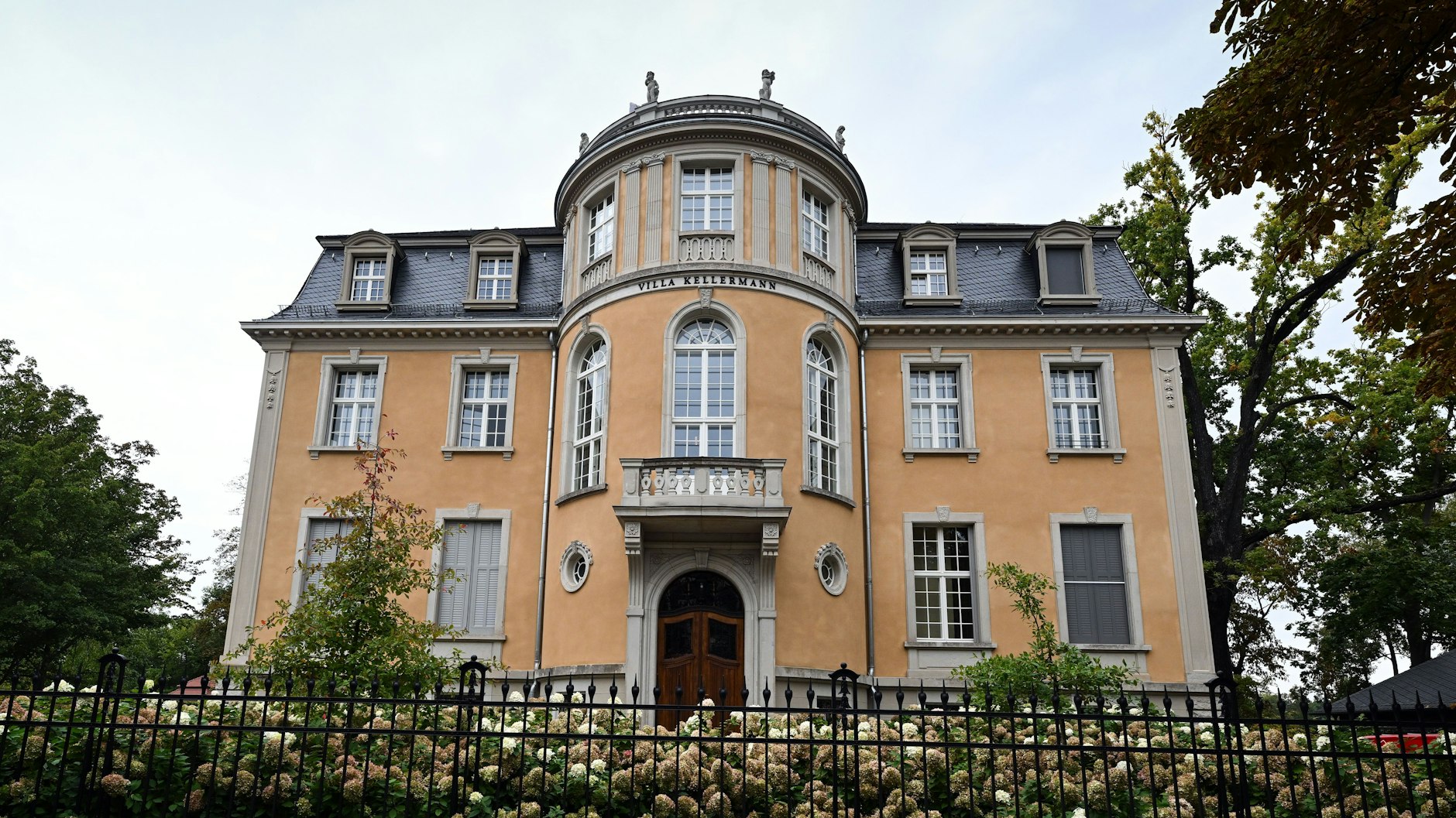 Year 1914 Villa Kellermann am Heiligen See in der Potsdamer Mangerstraß - new Tomasa-Restaurant on 1 January 