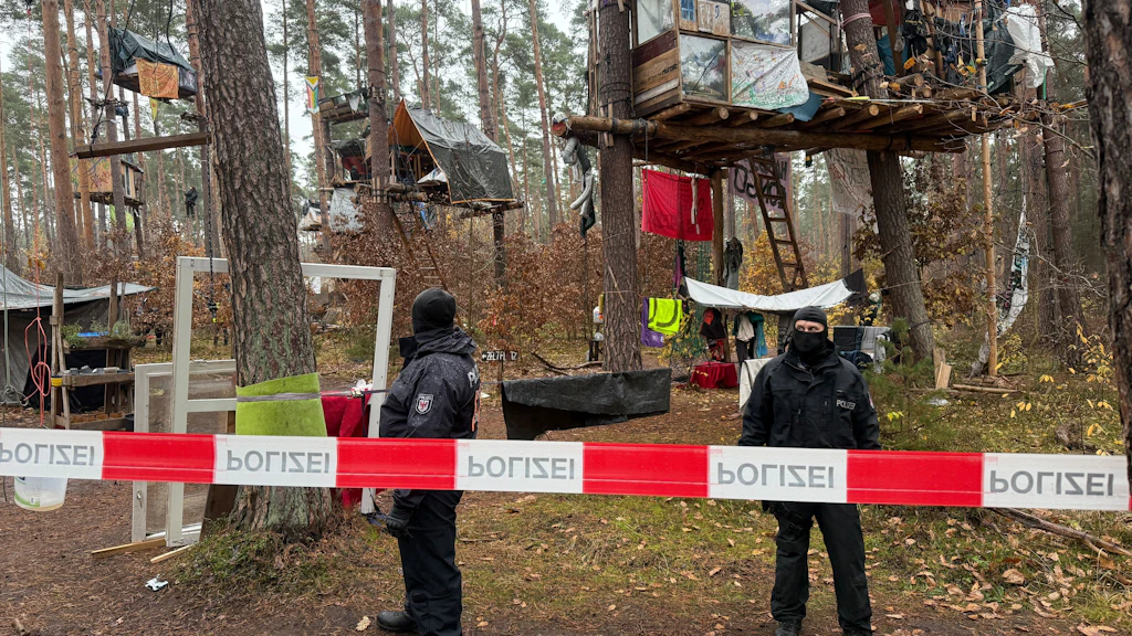 Polizei löst Tesla-Protestcamp bei Grünheide komplett auf