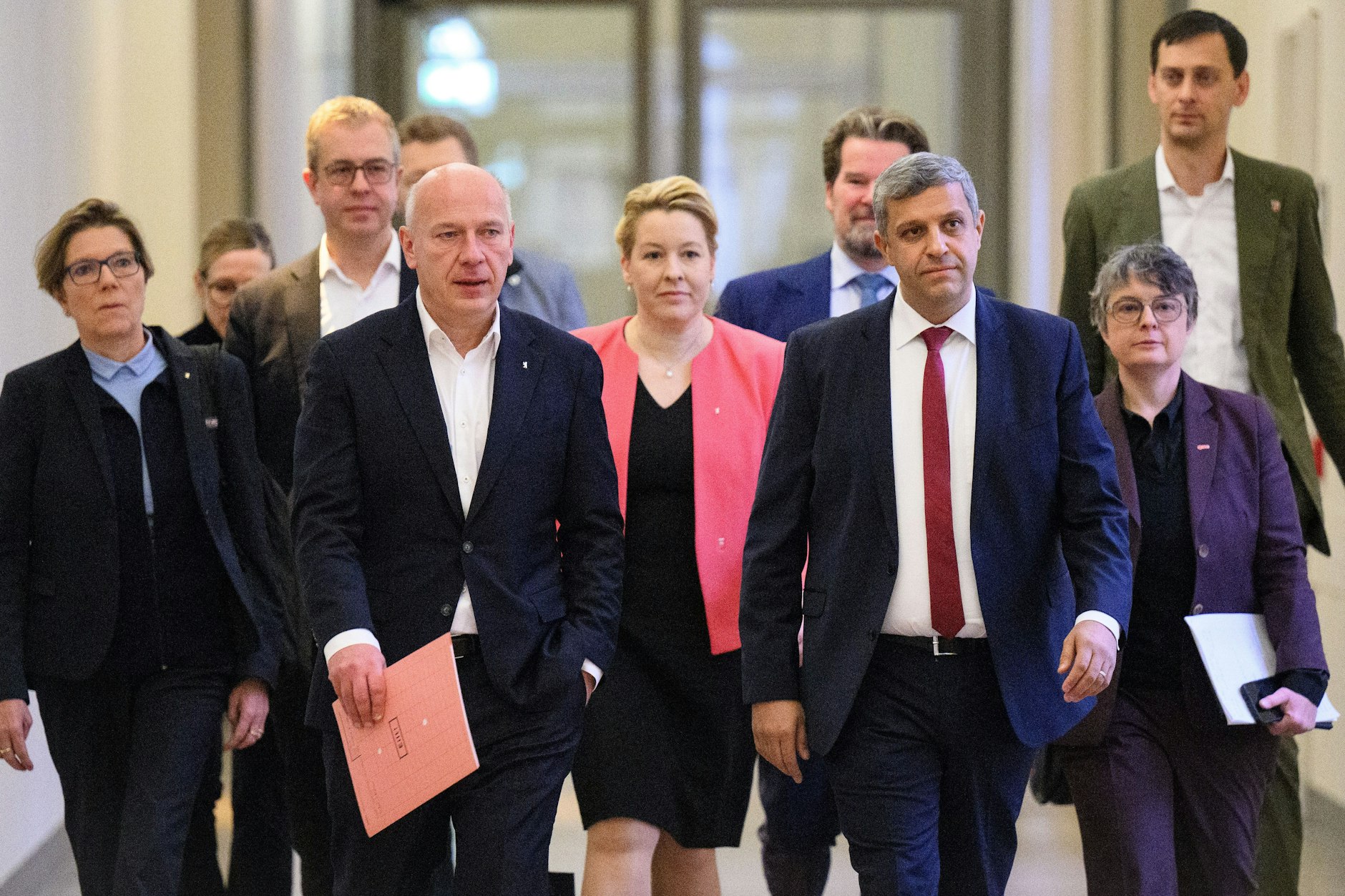 Die Spitzen von CDU und SPD bei der Vorstellung des neuen Haushalts