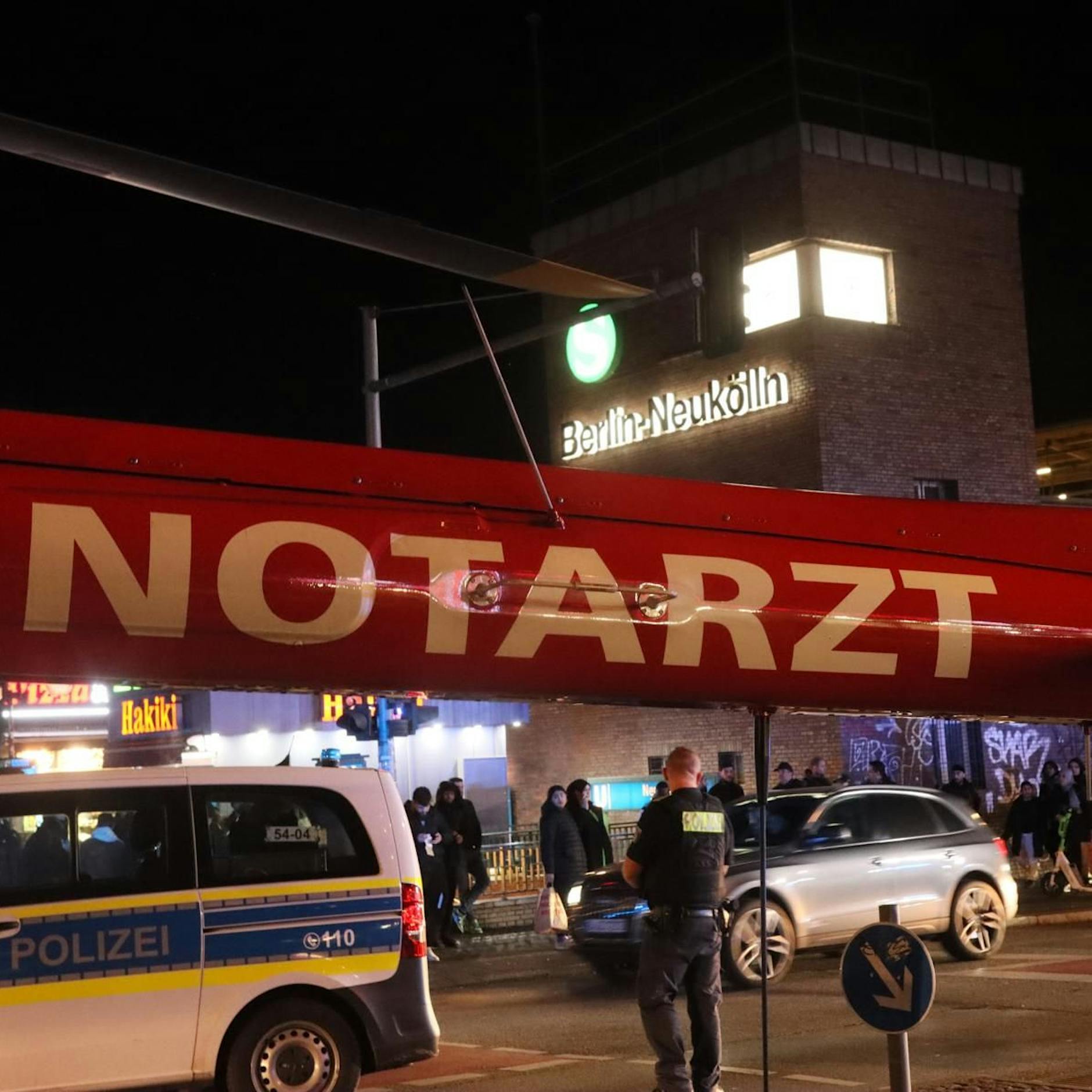 Riesenwirbel um angeblichen Toten unter der U-Bahn in Neukölln