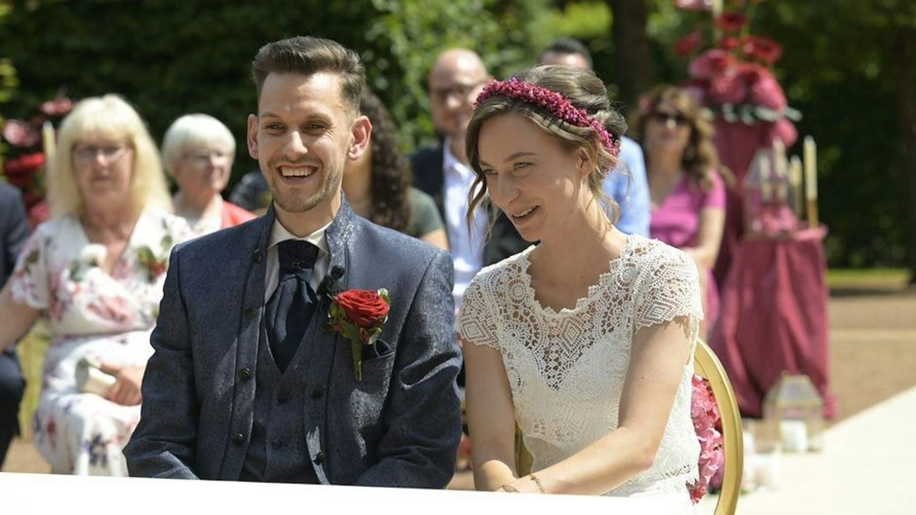 Bei „Hochzeit auf den ersten Blick“ erlebten Emma und Christian eine romantische Trauung.