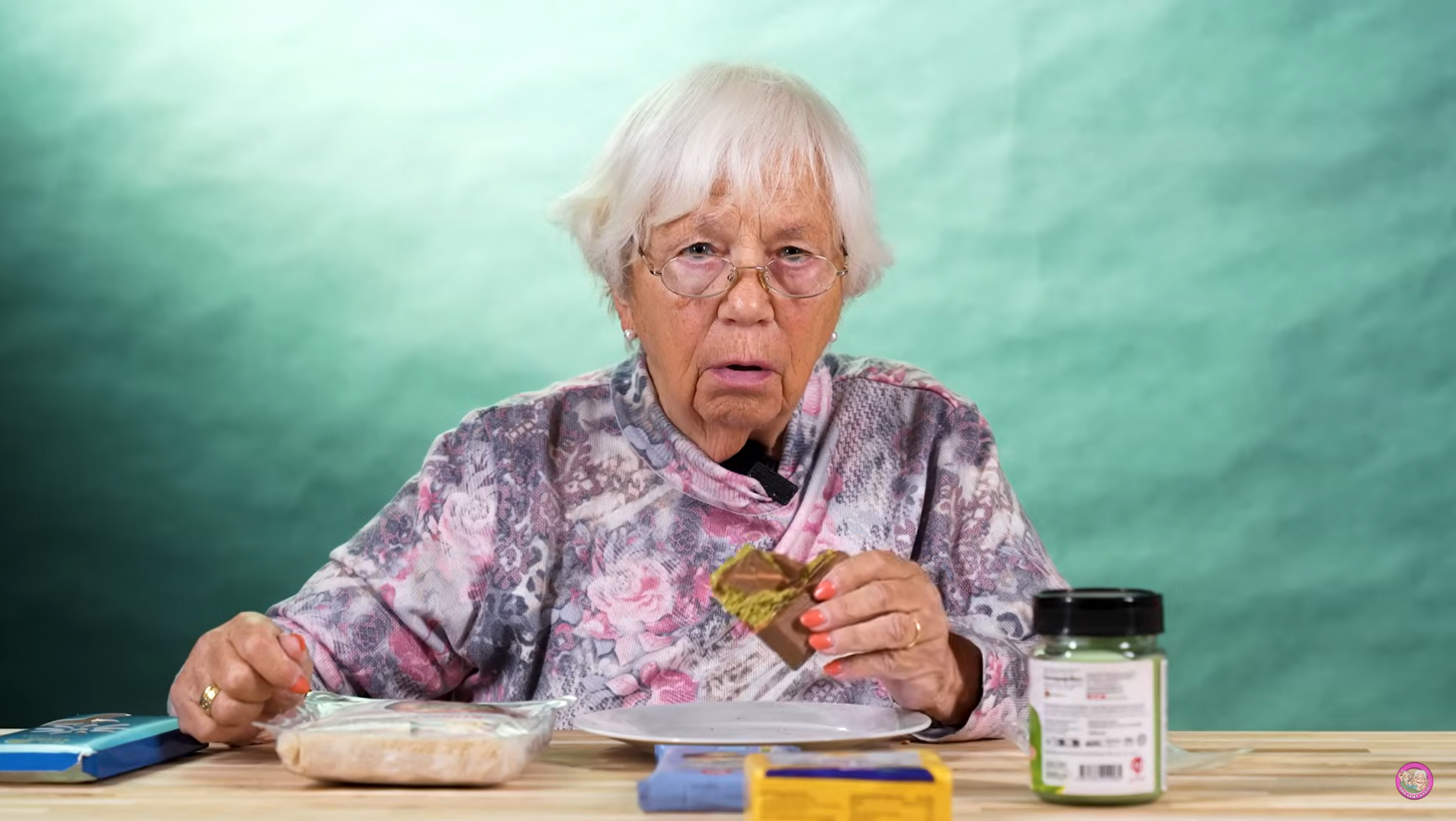 Hirnriss, Wahnsinn, überteuert! DAS sagen Rentner zur Dubai-Schokolade