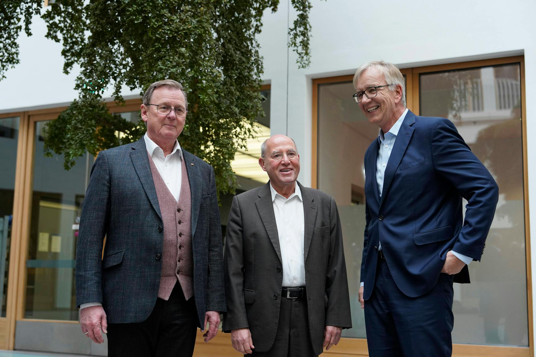 Bodo Ramelow (l.), Gregor Gysi (M.) und Dietmar Bartsch haben eine Mission.
