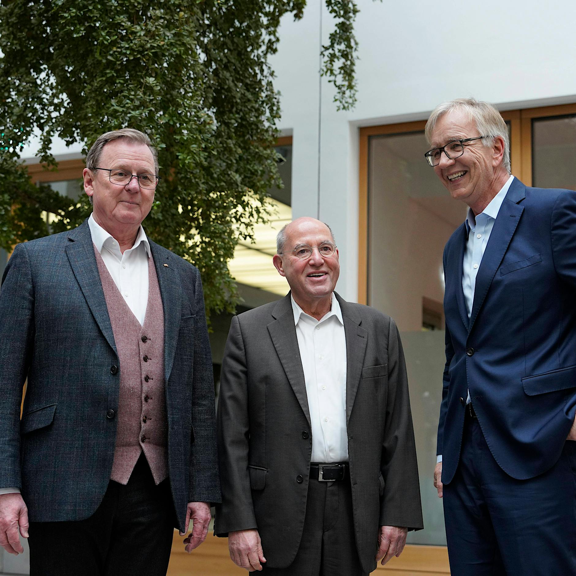 Gysi, Bartsch und Ramelow für ein Halleluja: „Mission Silberlocke“ will der Linken das Leben retten