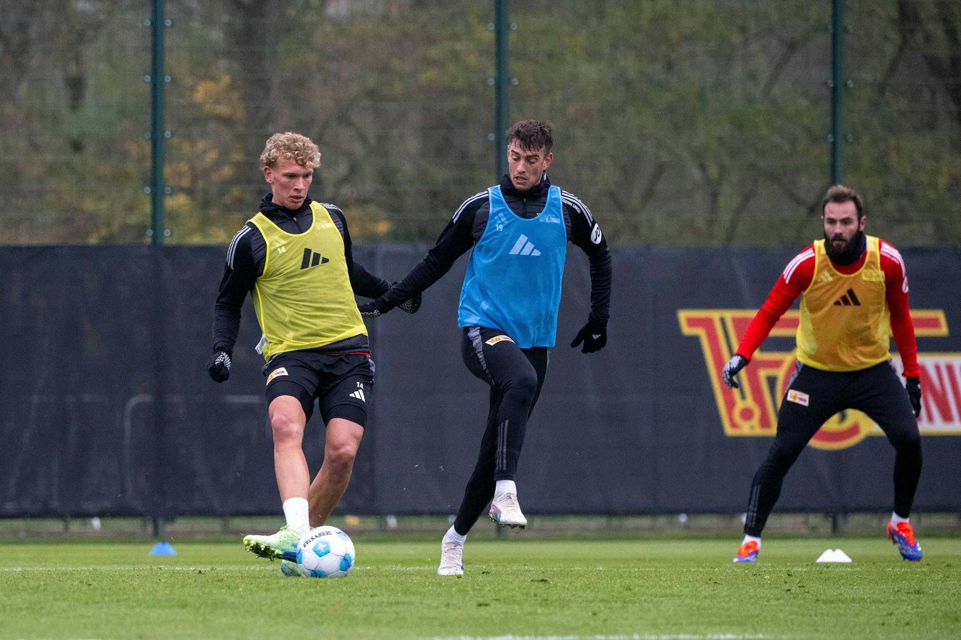Training beim 1. FC Union Berlin statt Länderspiele mit Österreich: Leopold Querfeld (l.)