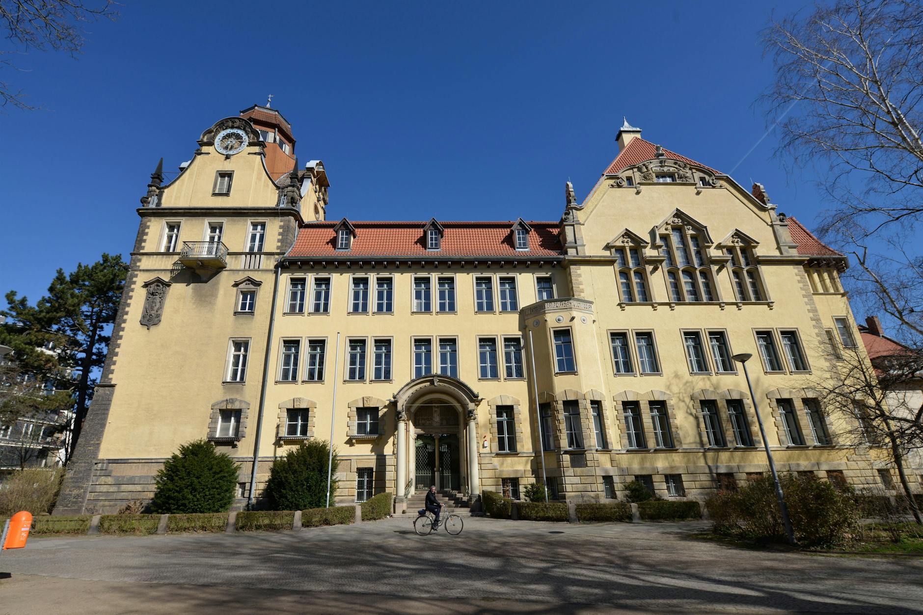 Schön alt von außen, doch innen eskaliert neue Gewalt. Die Friedrich-Bergius-Schule im Stadtteil Friedenau im Berliner Bezirk Tempelhof-Schöneberg.