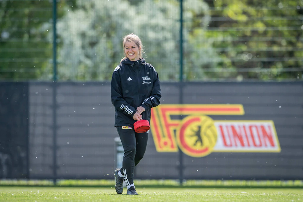 Marie-Louise Eta profesyonellere geri dönüyor!