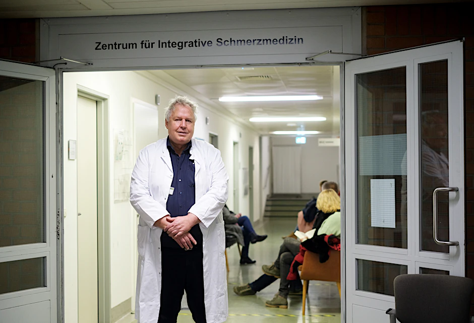 Michael Schenk leitet das Zentrum für integrative Schmerzmedizin.
