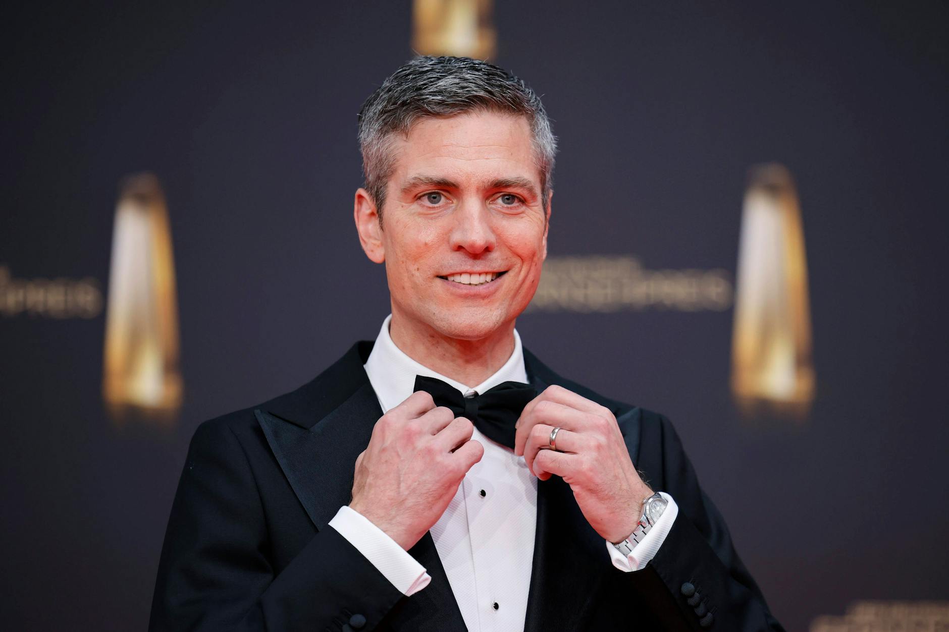 Ingo Zamperoni gehört zu Deutschlands Fernseh-Lieblingen. Aber: Hat er eine Frau? Hat der Tagesthemen-Star Kinder? Und wie groß ist sein Vermögen?