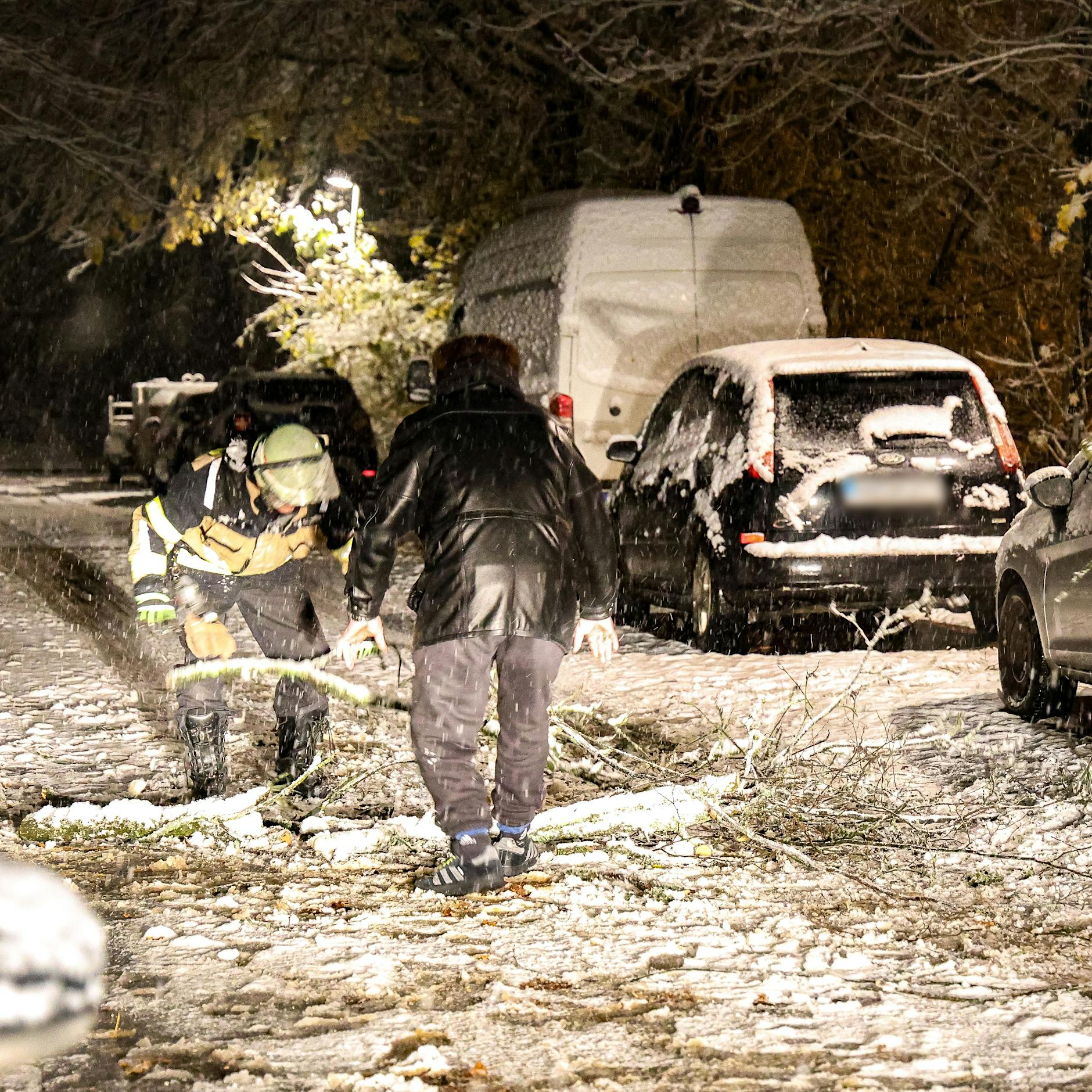 Schnee-Alarm: Unfälle, Staus – und so geht das Wetter-Chaos weiter