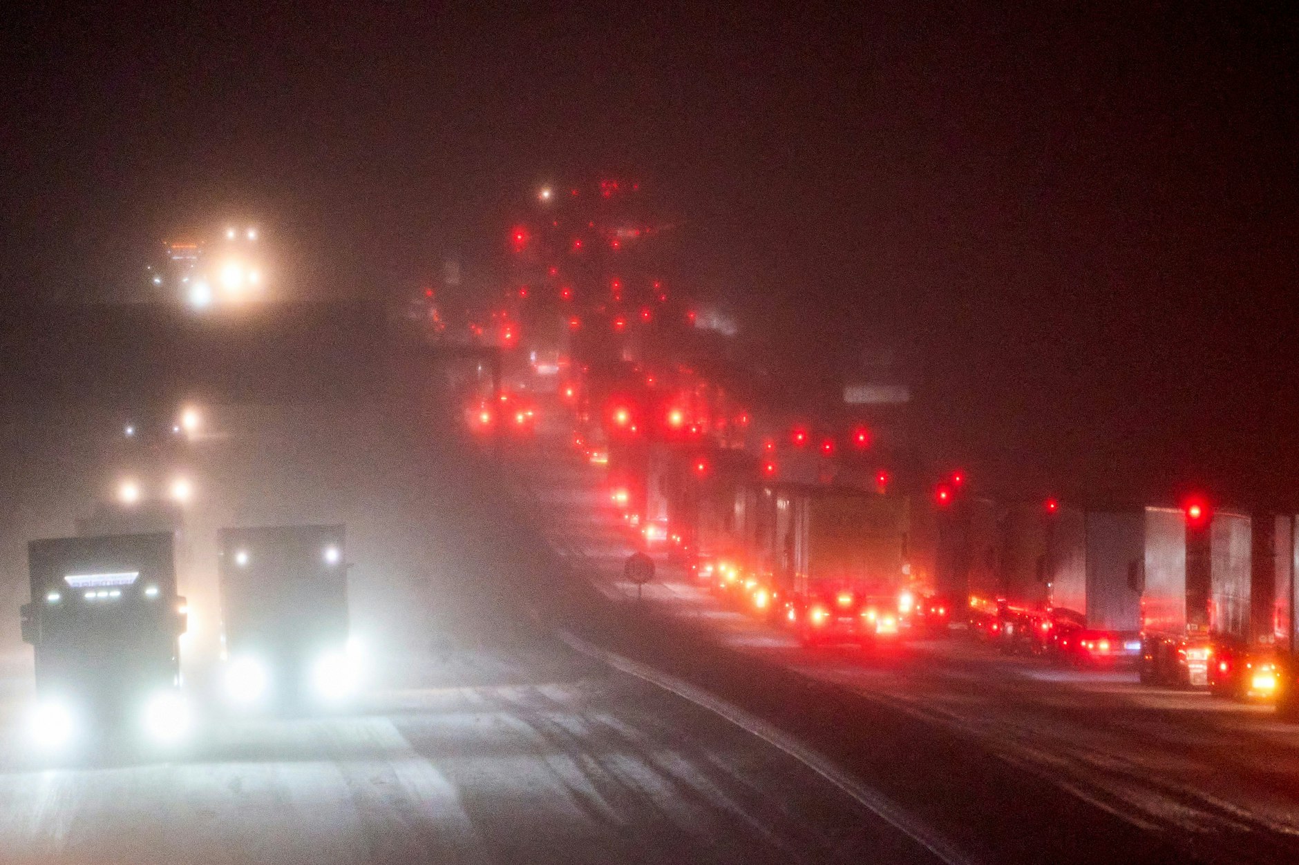 Kilometerlange Staus: Die A3 musste in der Nacht zum Donnerstag nach einem Unfall voll gesperrt werden. 