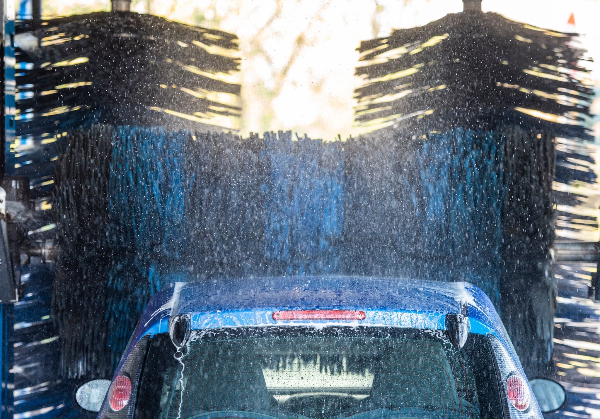 Image - Auto-Waschanlage: Wer zahlt bei Schäden am Fahrzeug nach dem Waschen?