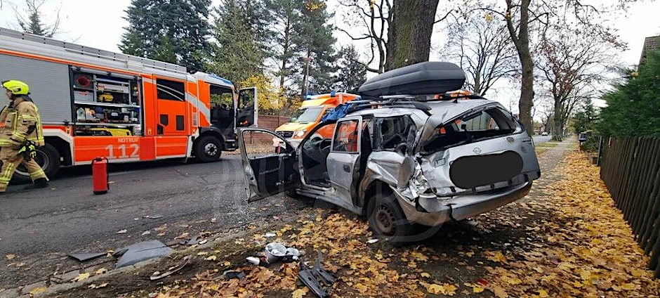 An der Kreuzung Kohlisstraße, Ecke Wielandstraße stießen ein Auto und ein Laster zusammen. Das Auto wurde dabei gegen einen Baum gedrückt