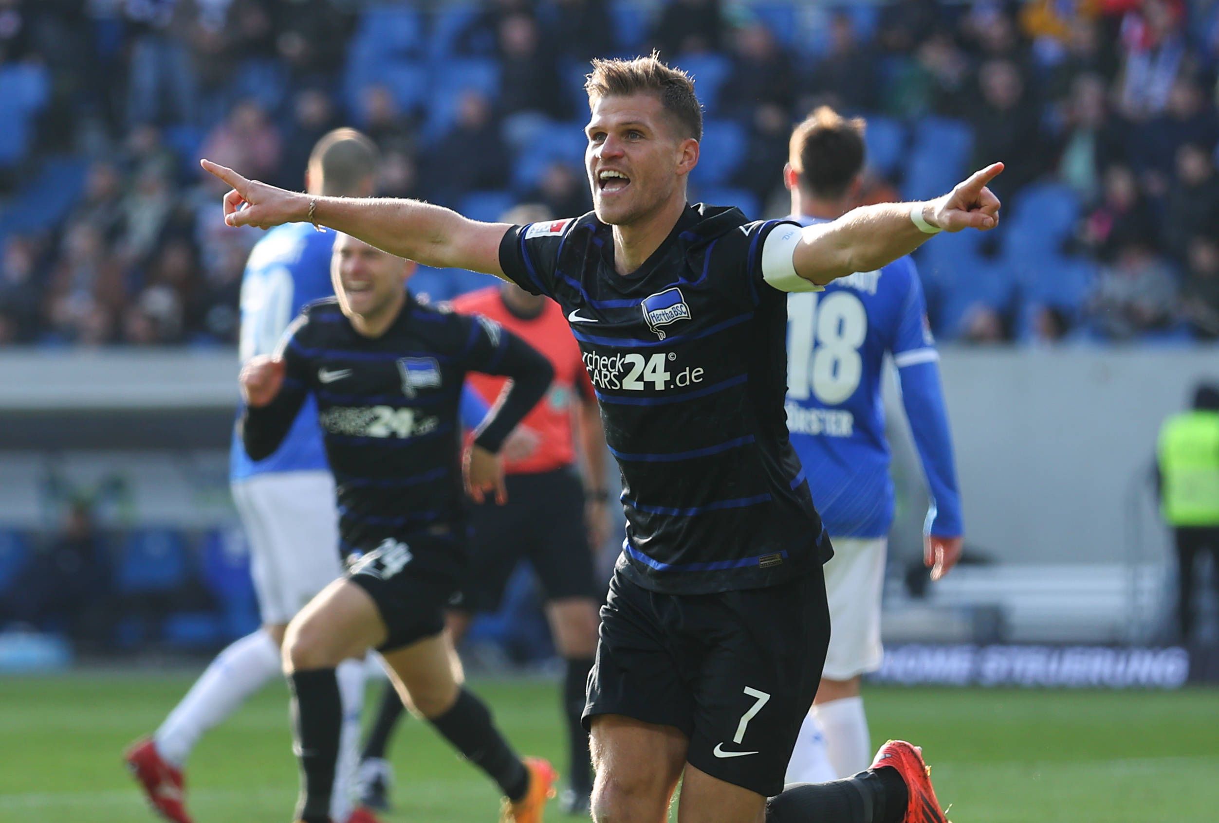 Image - Super-Oldie Niederlechner: Tore für einen neuen Vertrag bei Hertha BSC