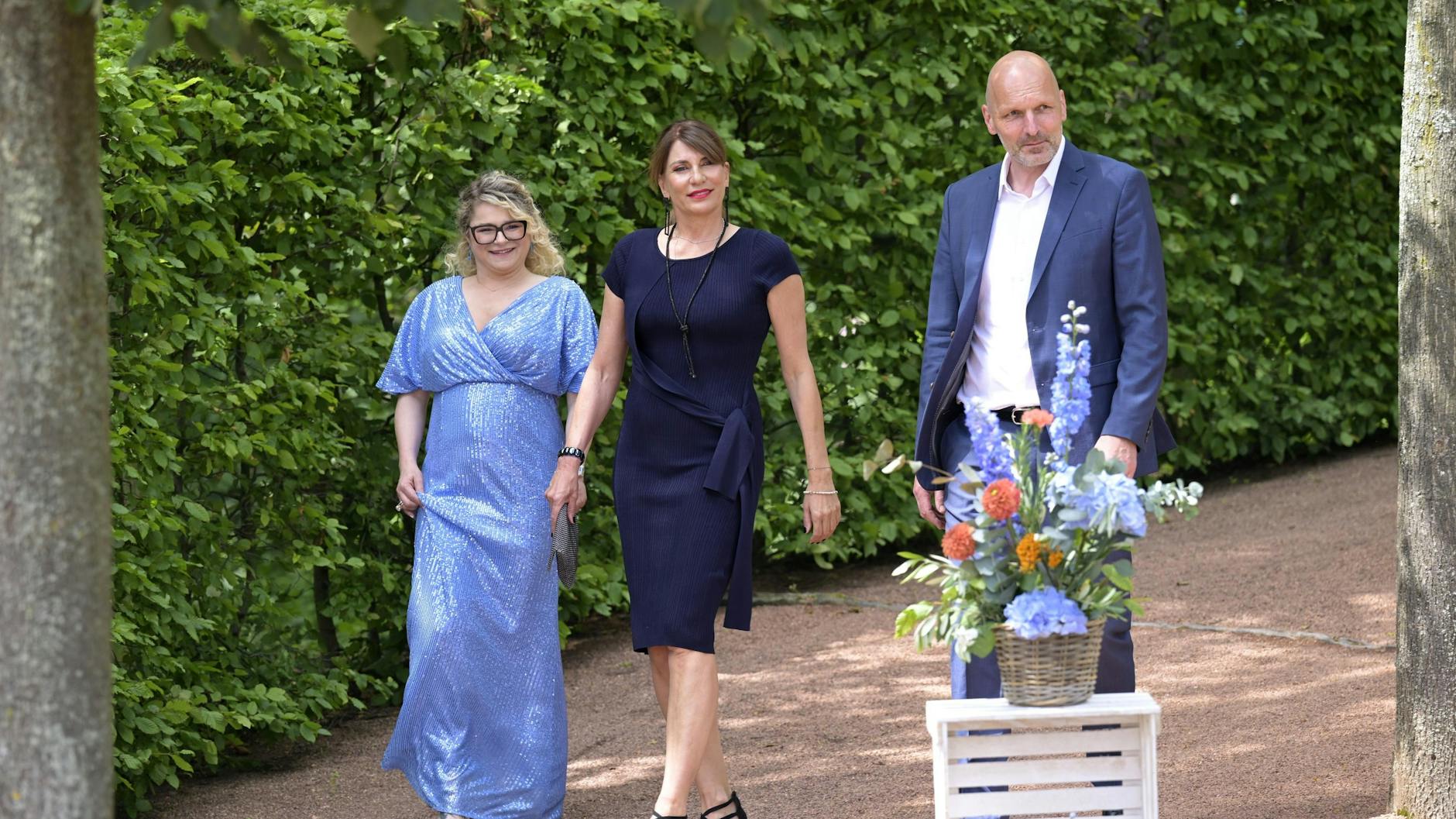 Die Experten Sandra Köhldörfer, Beate Quinn und Markus Ernst begleiten die Kandidaten bei Hochzeit auf den ersten Blick.