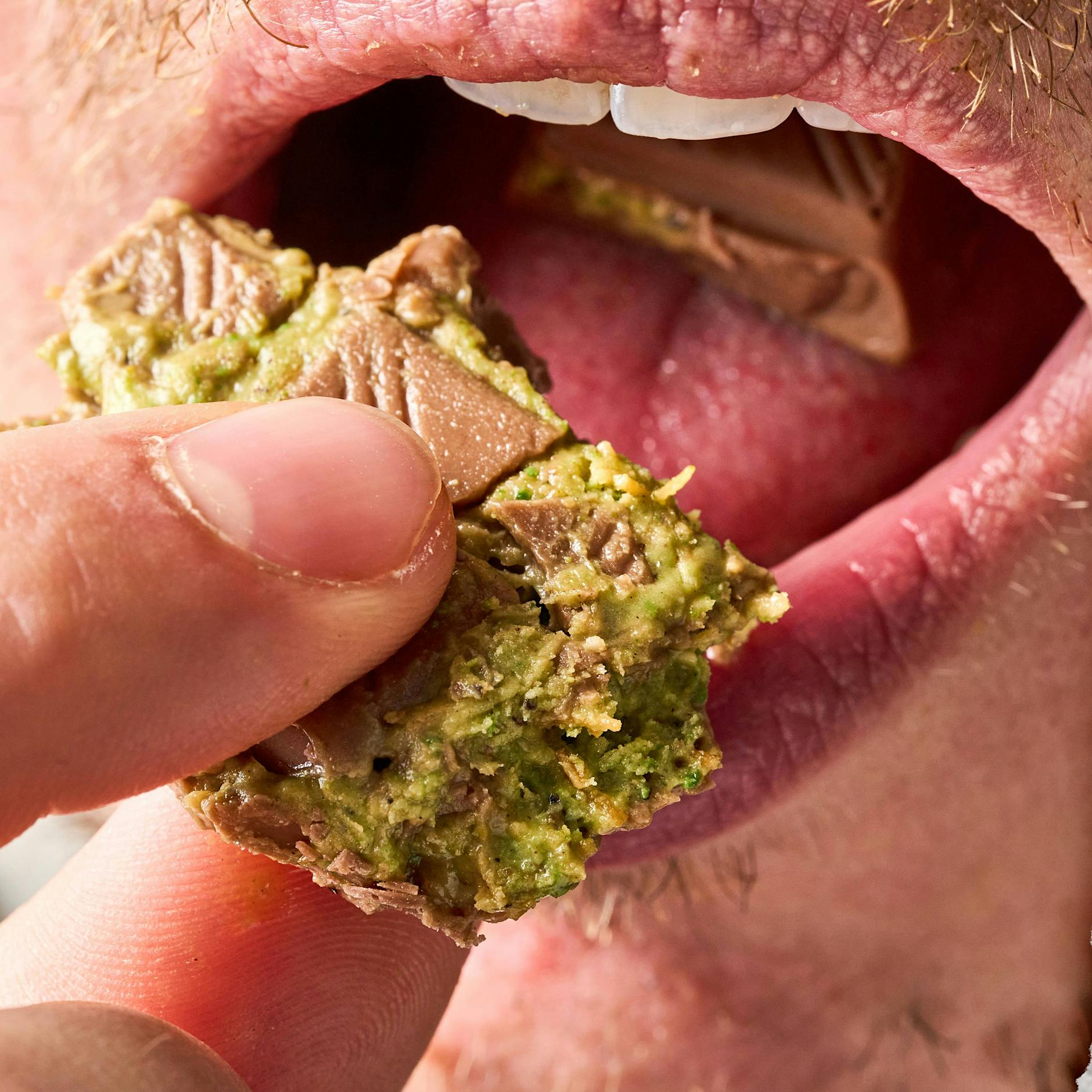 Sind die irre? Autoscheibe eingeschlagen – wegen Dubai-Schokolade!