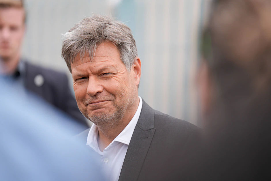 Robert Habeck hat mit einer Anzeige viel Aufmerksamkeit auf sich gezogen.