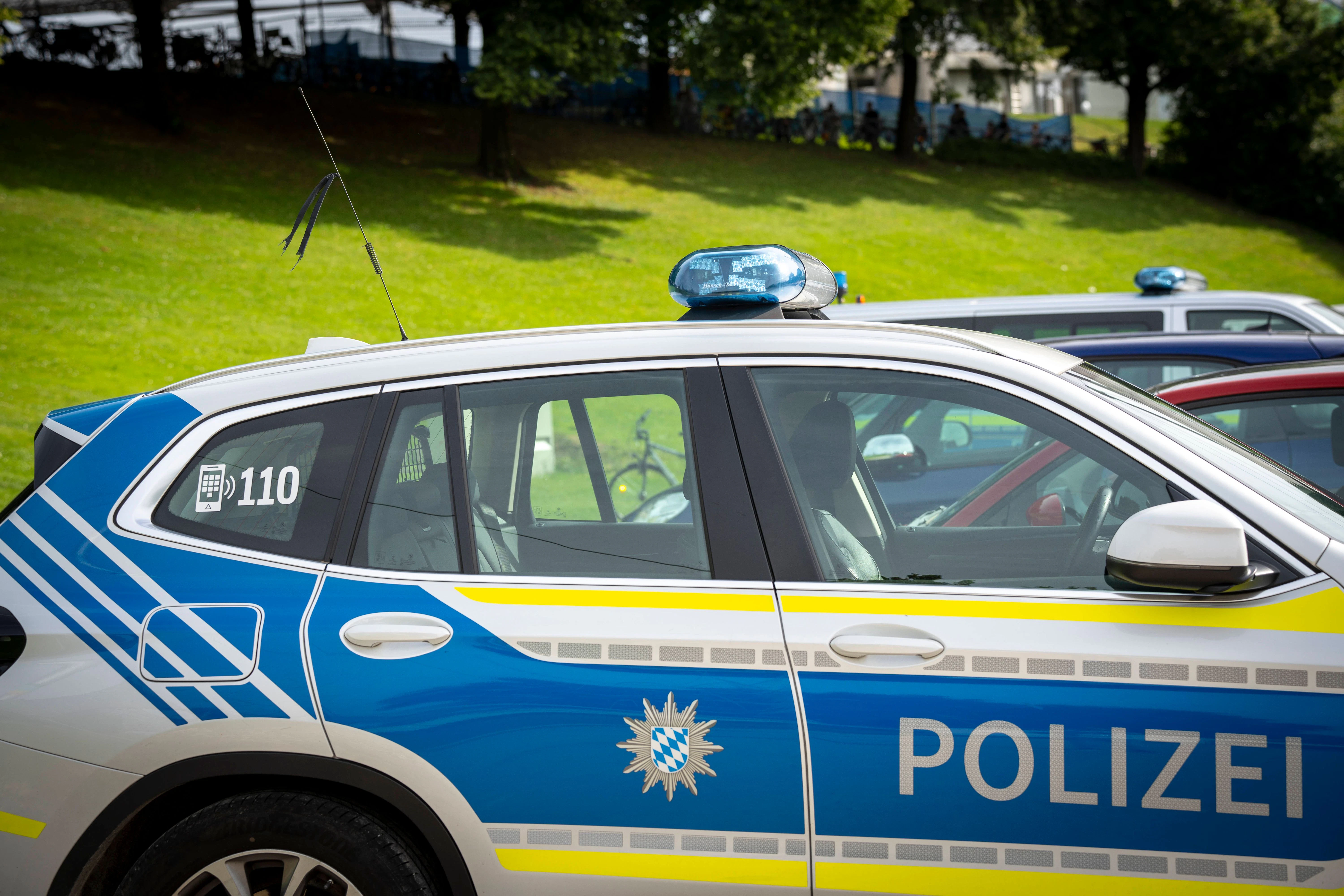 Hausdurchsuchungen sollten eigentlich der Verhinderung zukünftiger und der Aufklärung bereits begangener Straftaten dienen, betont die Autorin.