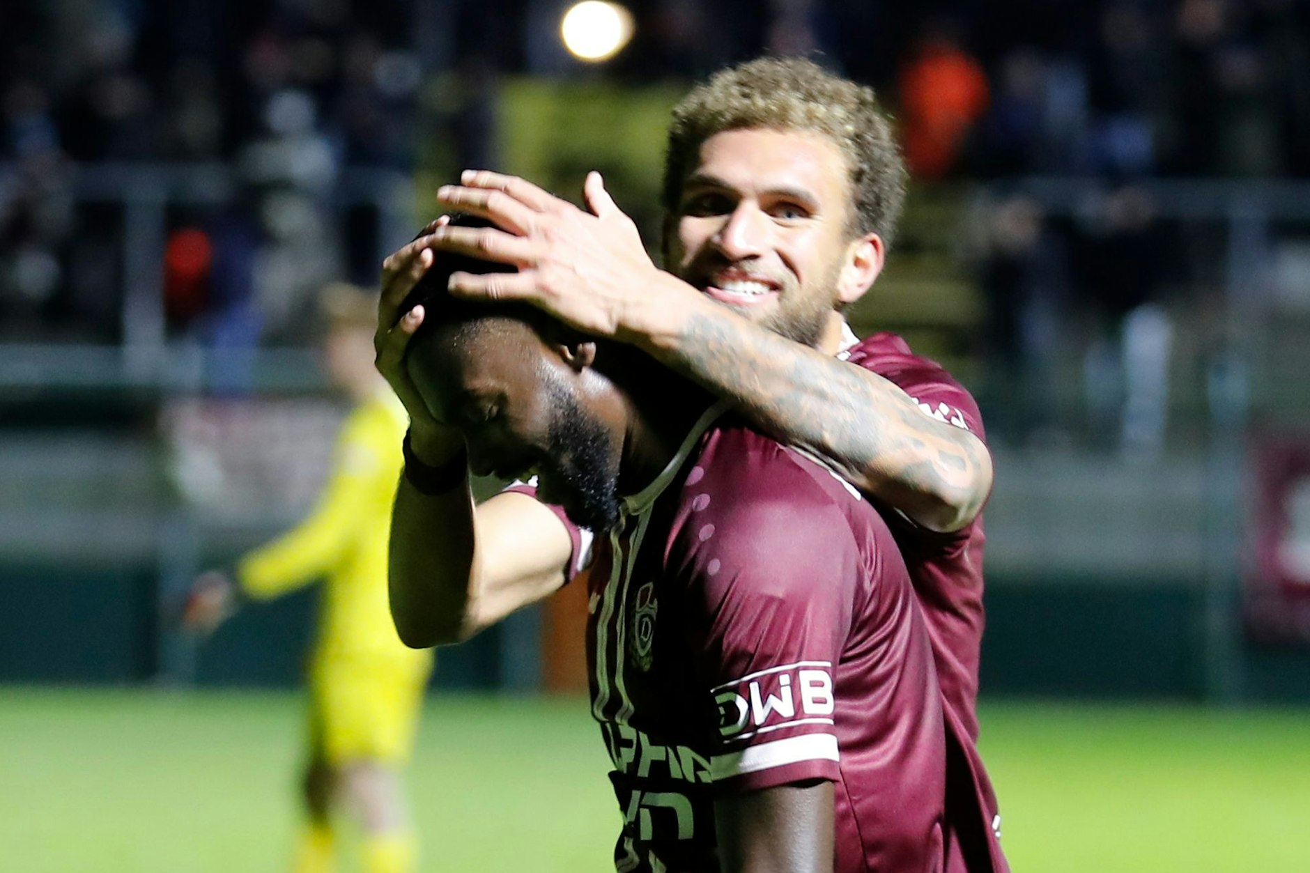 Zwei BFC-Torschützen, die am Ende gar keine sind, sich aber trotzdem richtig freuen können: Mcmoordy Hüther und Kevin Lankford (r.).