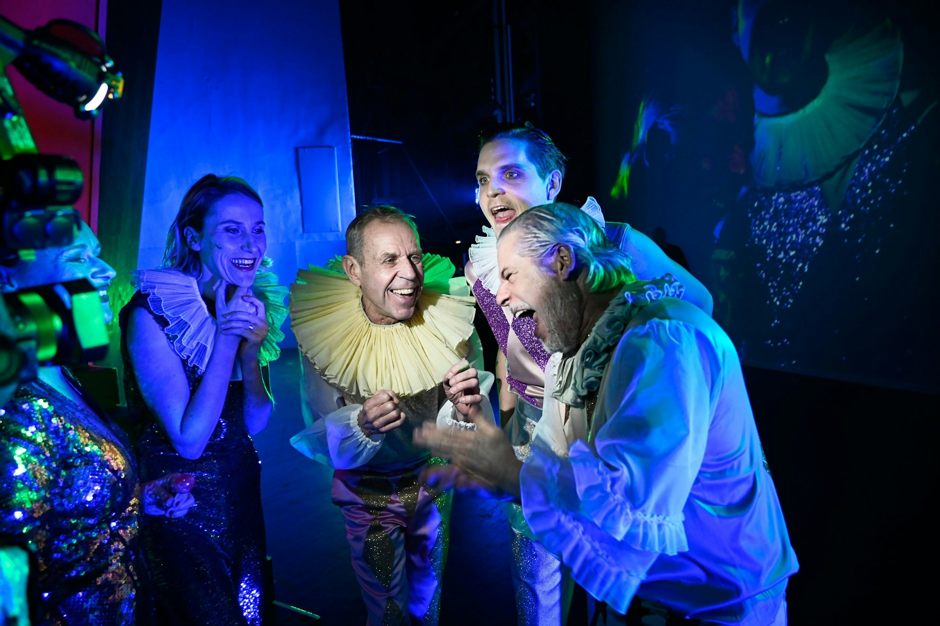 „Halt’s Maul, Kassandra!“, ein Abend nach Thomas Brasch am Deutschen Theater, unter anderem mit Anja Schneider, Mareike Beykirch, Jörg Pose, Benjamin Lillie, Peter René Lüdicke (v.l.)