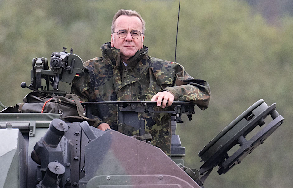 Verteidigungsminister Boris Pistorius (SPD) hält neue Ausgehuniformen für die Bundeswehr für dringend notwendig.