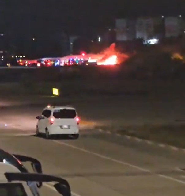 Image - Türkei: Flammeninferno nach Landung von Flugzeug in Antalya