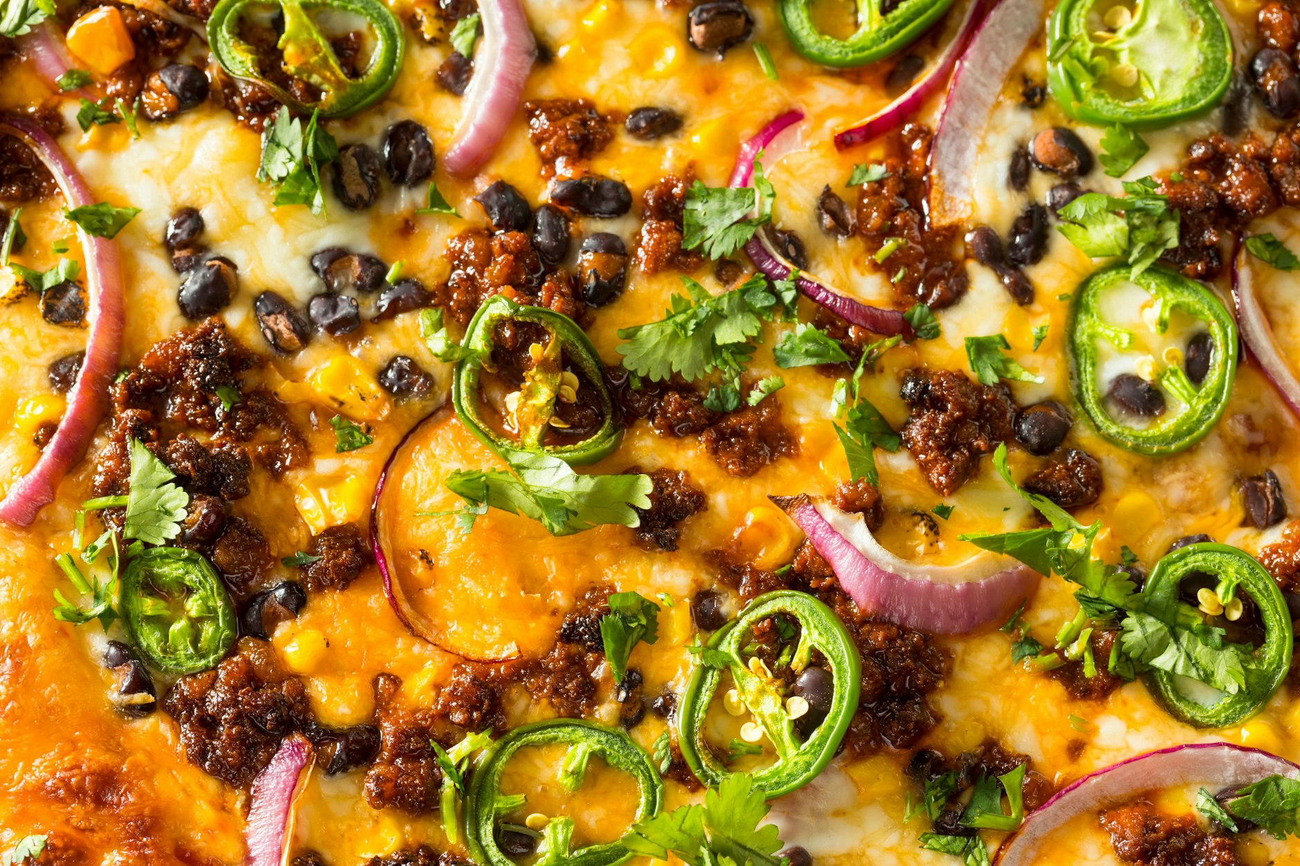 Einfaches Rezept: Dieser herzhafte Taco-Pie verbindet die besten Elemente der mexikanischen Küche mit der skandinavischen Vorliebe für Aufläufe.