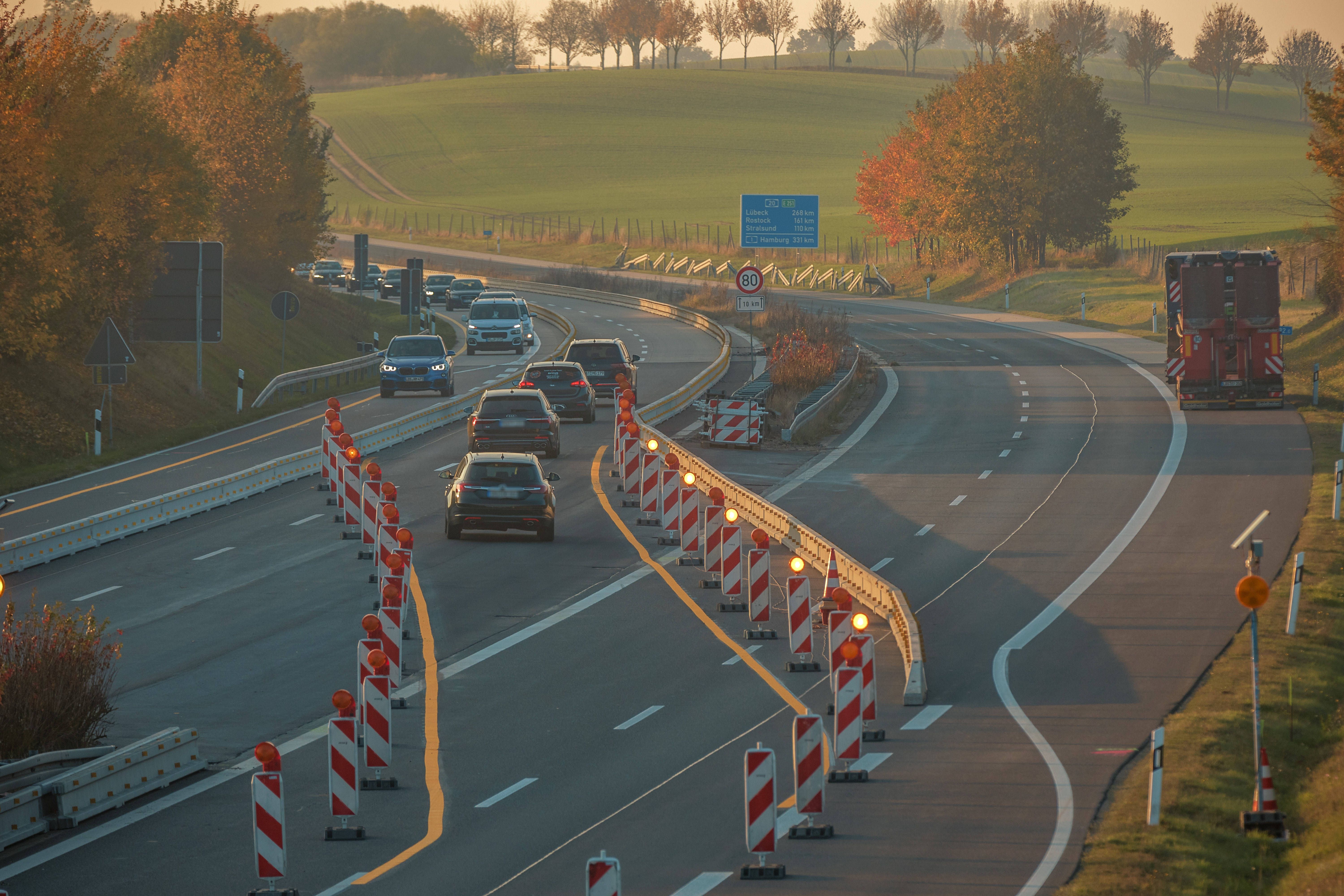 Image - Handy kaputt: Frau wartet nach Autobahn-Unfall 7 Stunden auf Hilfe