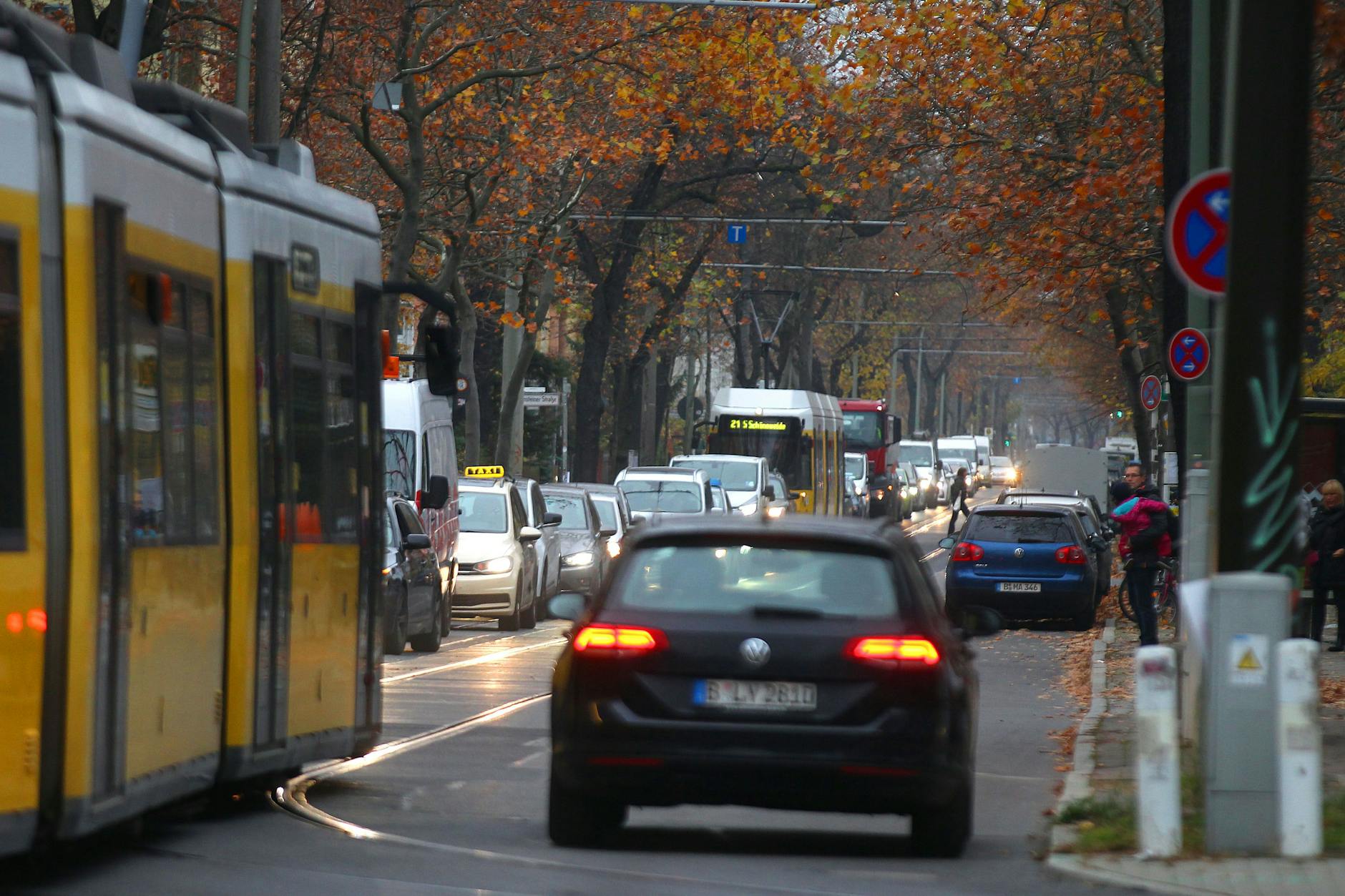 Auf der Treskowallee in Treptow-Köpenick wird noch eine Weile gebaut.