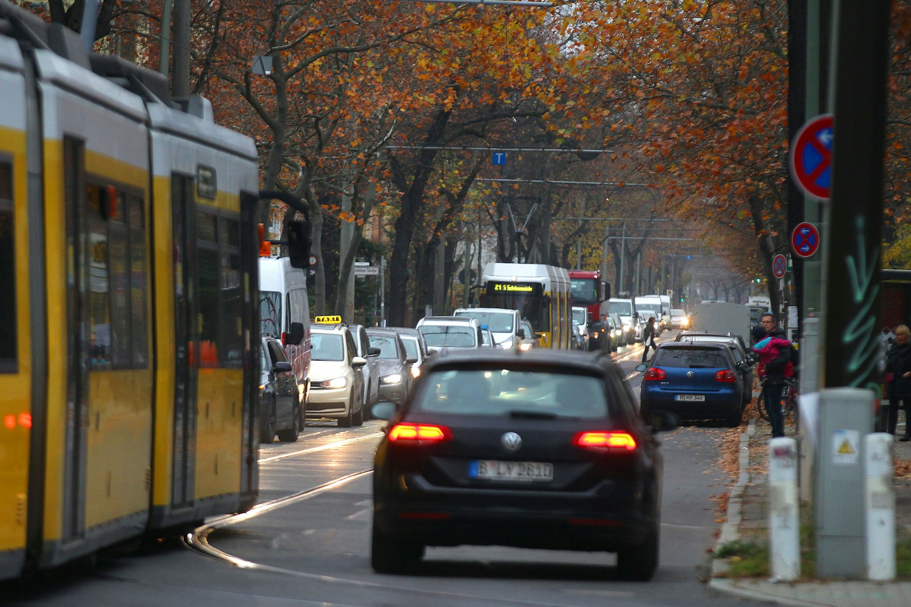 Auf der Treskowallee in Treptow-Köpenick wird noch eine Weile gebaut.
