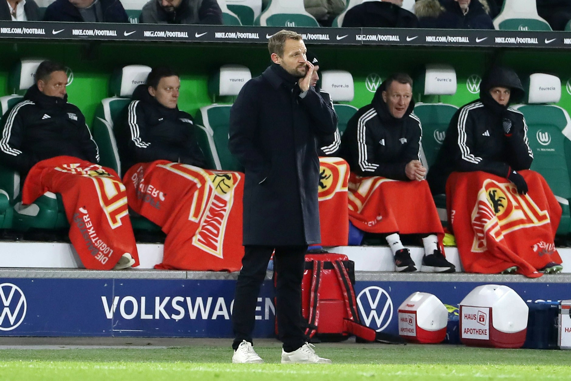 Cheftrainer Bo Svensson (45) sucht beim 1. FC Union besonders im Angriff nach besseren Lösungen.