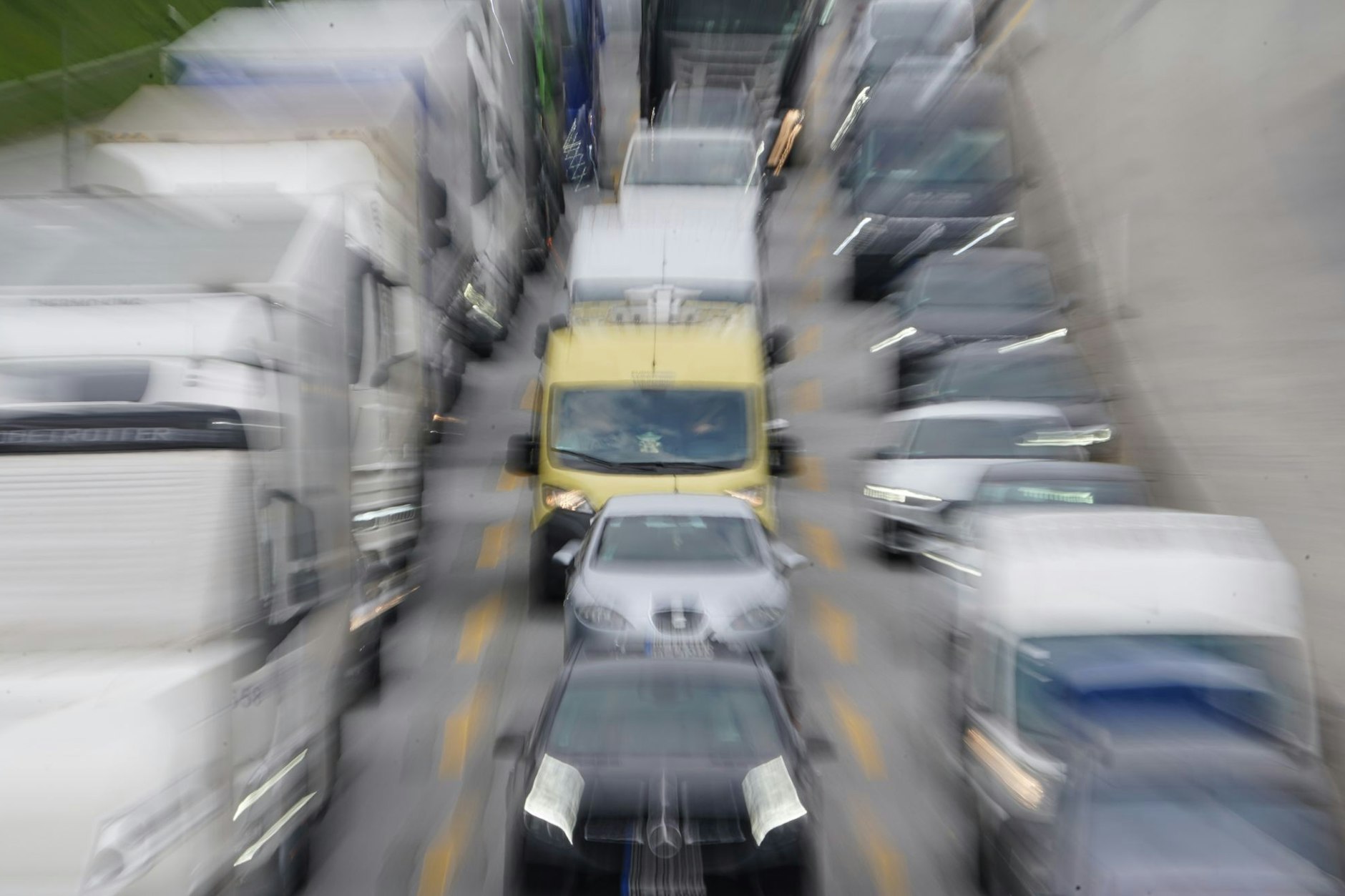 Fahrzeuge im Stau. (Symbolbild)