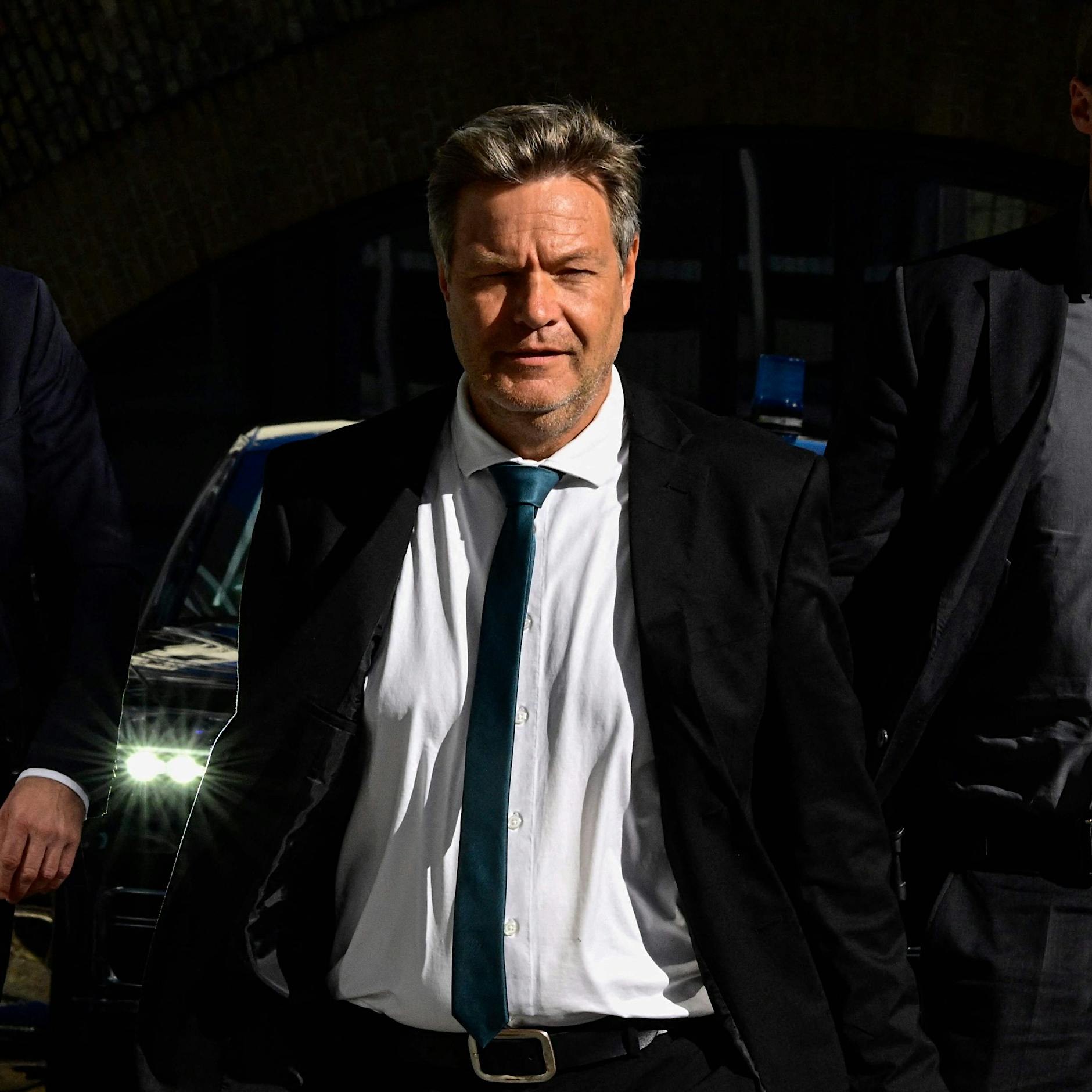 Habeck und das „Schwachkopf“-Meme: Anwalt im Interview über Politiker-Beleidigungen