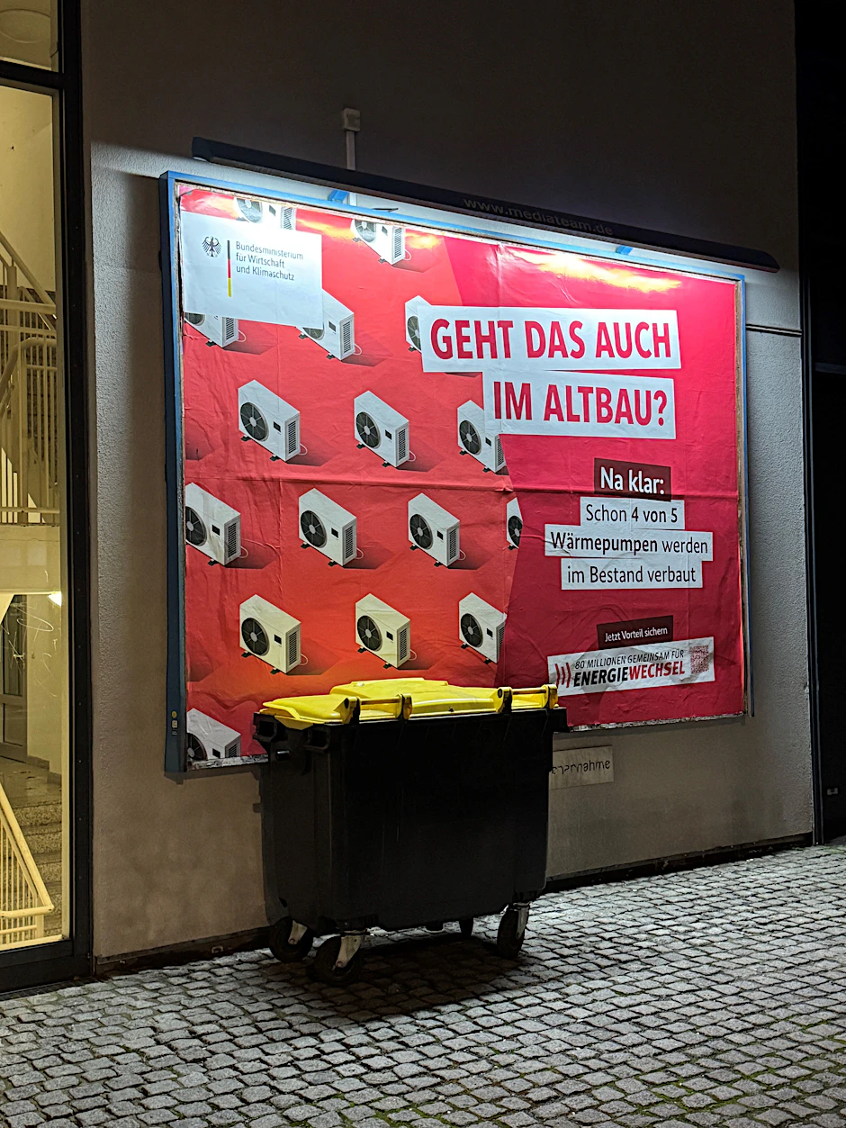 Mit diesen Plakaten wirbt das Wirtschaftsministerium derzeit für Wärmepumpen.