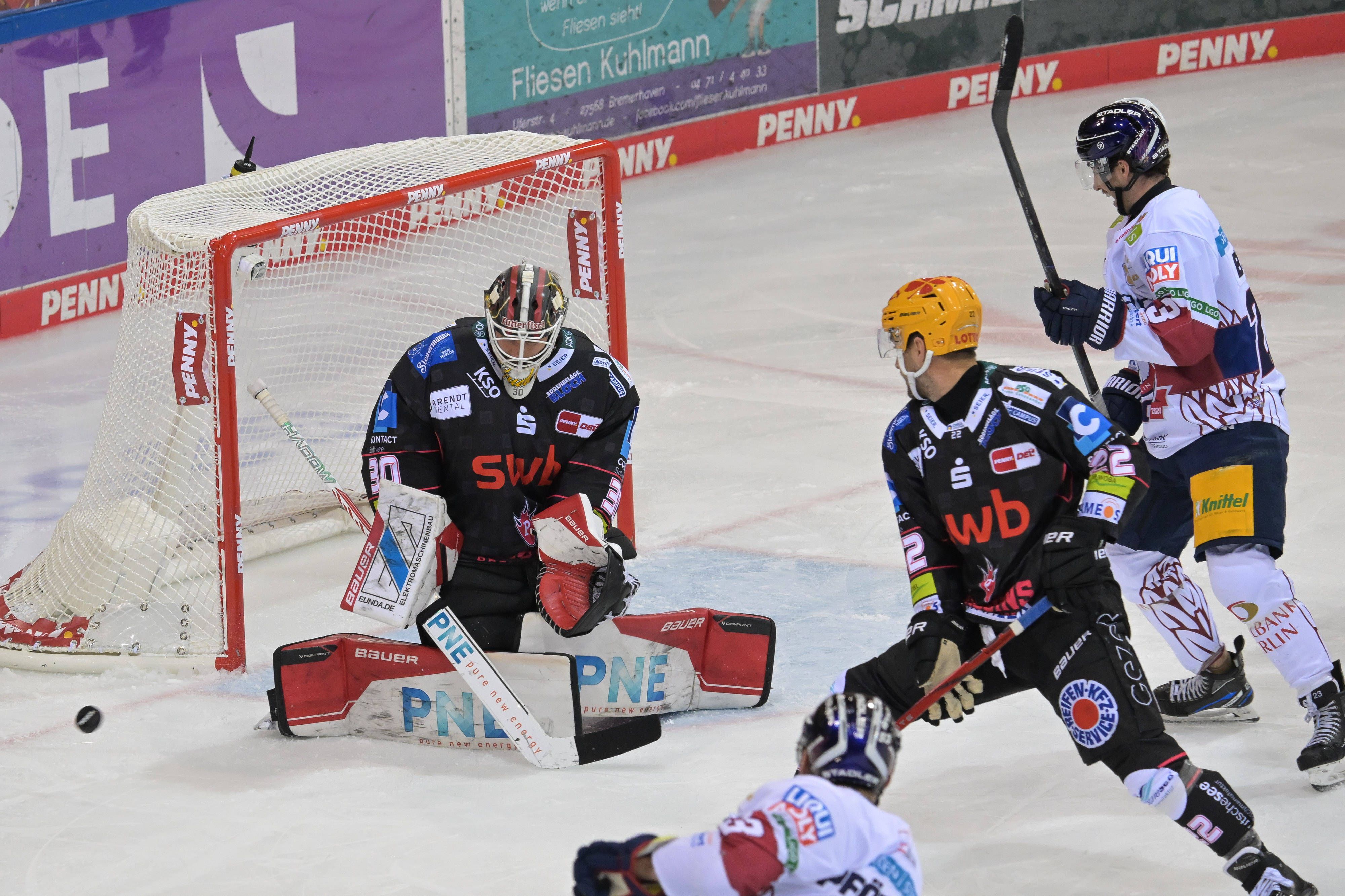 Image - Ausgerechnet in Bremerhaven: Eisbären verzweifeln an Penguins-Goalie