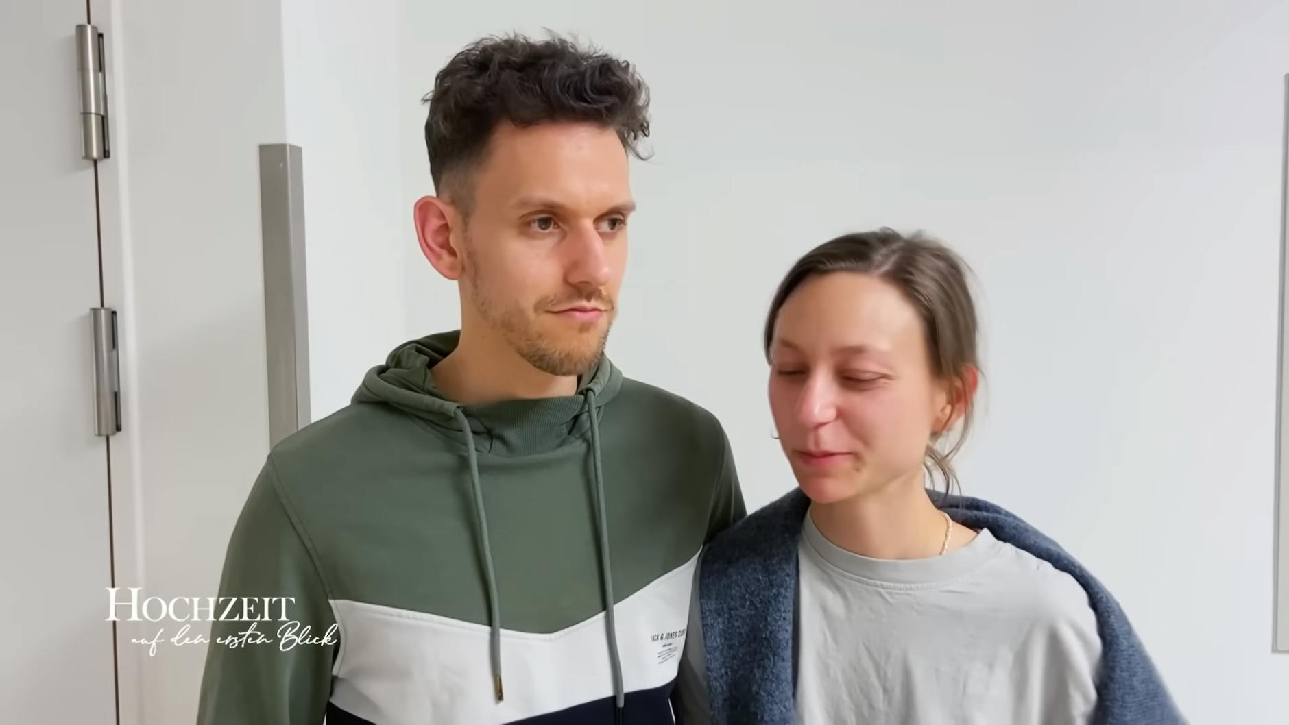 Schon der Start der Hochzeitsreise lief holprig: Emma musste ins Krankenhaus, weil es ihr nicht gut ging.