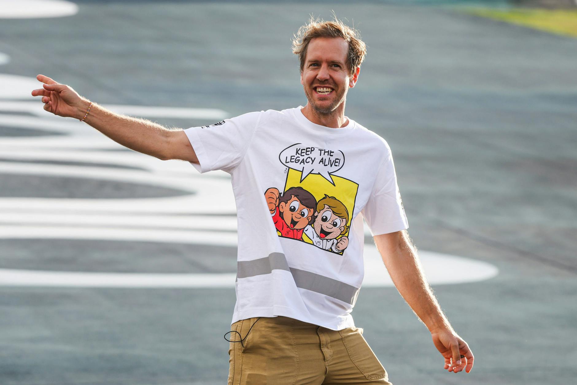 Da geht's lang: Für Sebastian Vettel ist es offenbar Zeit, neue Wege zu gehen.