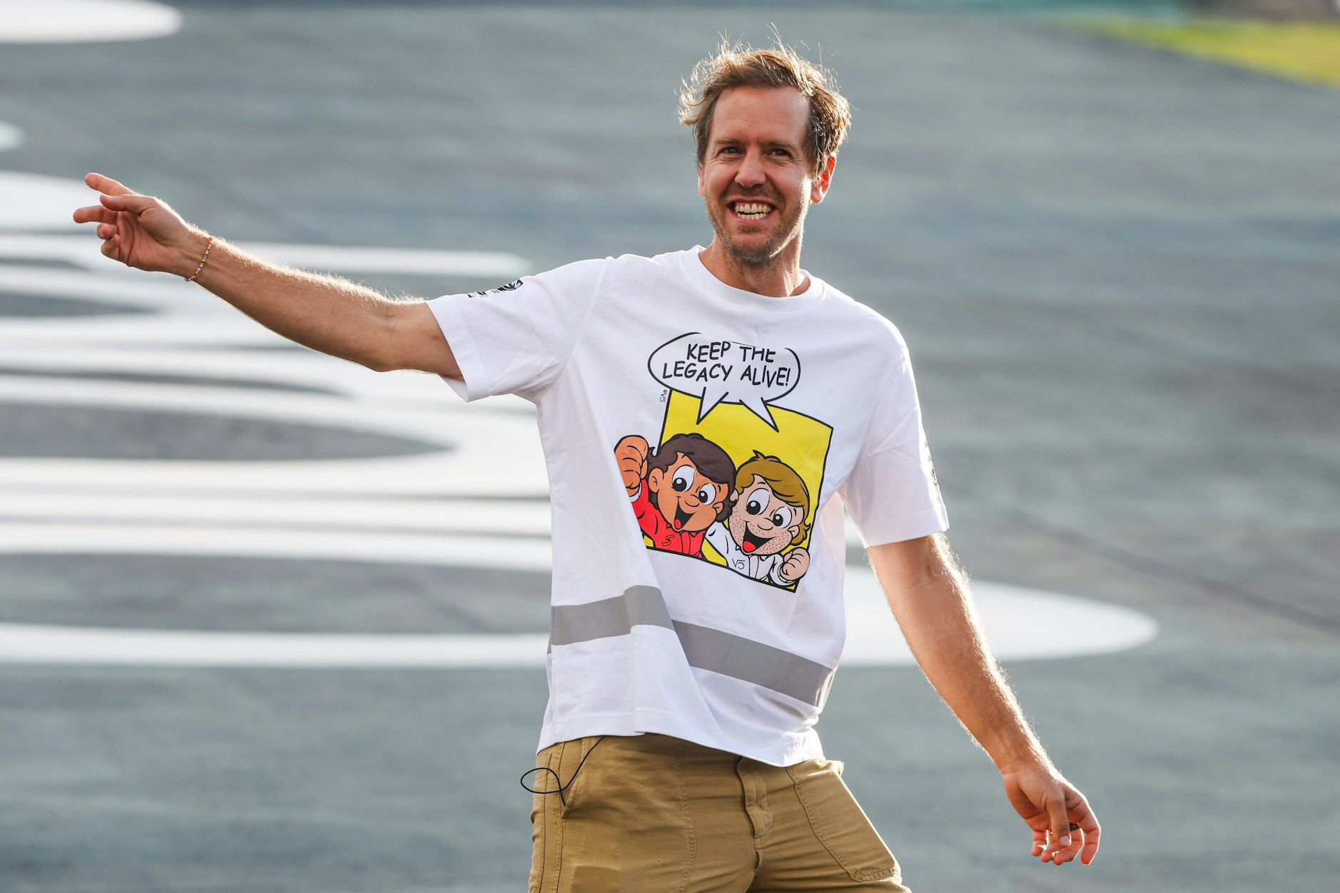 Da geht's lang: Für Sebastian Vettel ist es offenbar Zeit, neue Wege zu gehen.