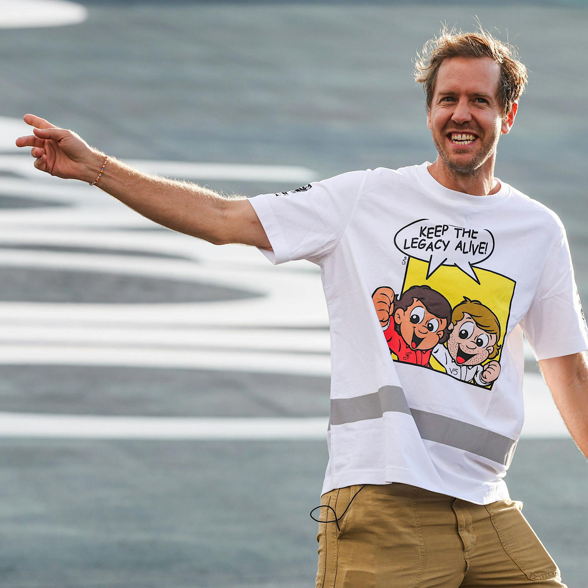 Mistgabel statt Lenkrad: Sebastian Vettel wird Bauer