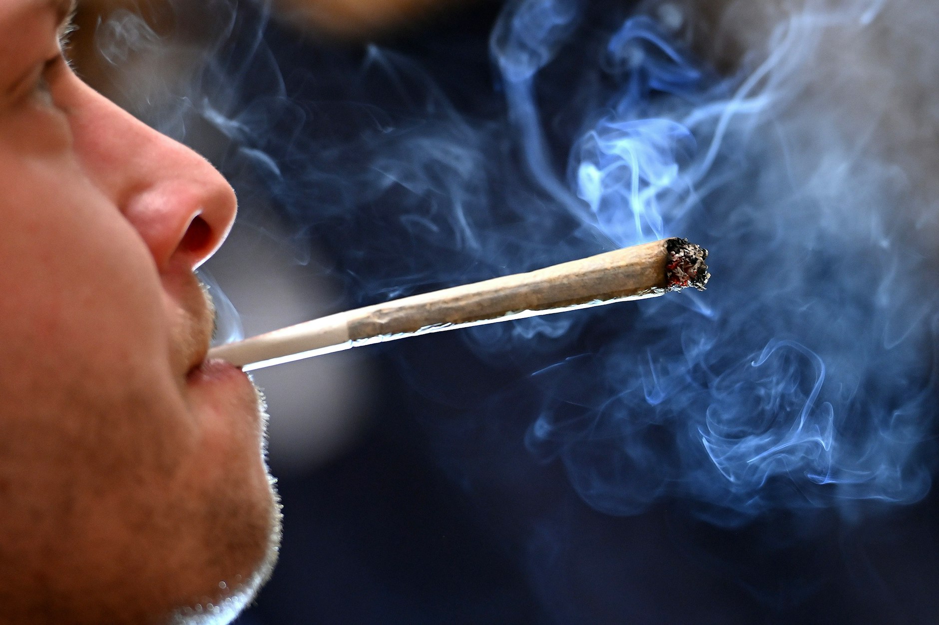 Seit dem 1. April kann auch in Berlin legal gekifft werden. Die Justizsenatorin Felor Badenberg (CDU) will das Gesetz zur Cannabis-Legalisierung aber wieder kippen.