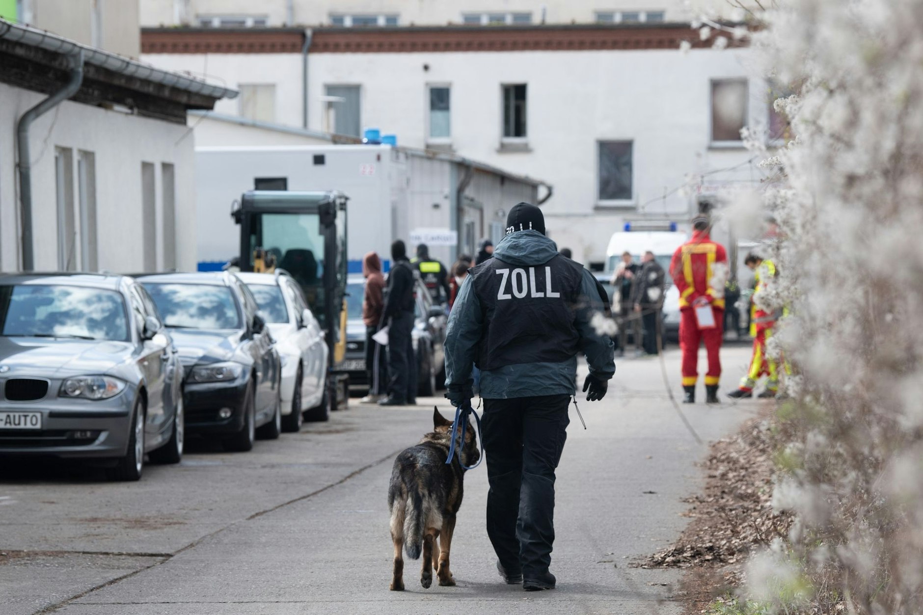 Bei der Razzia durchsuchten die Ermittler zahlreiche Wohnungen und Geschäftsräume und beschlagnahmten Hunderttausende illegale E-Zigaretten (Archivbild).