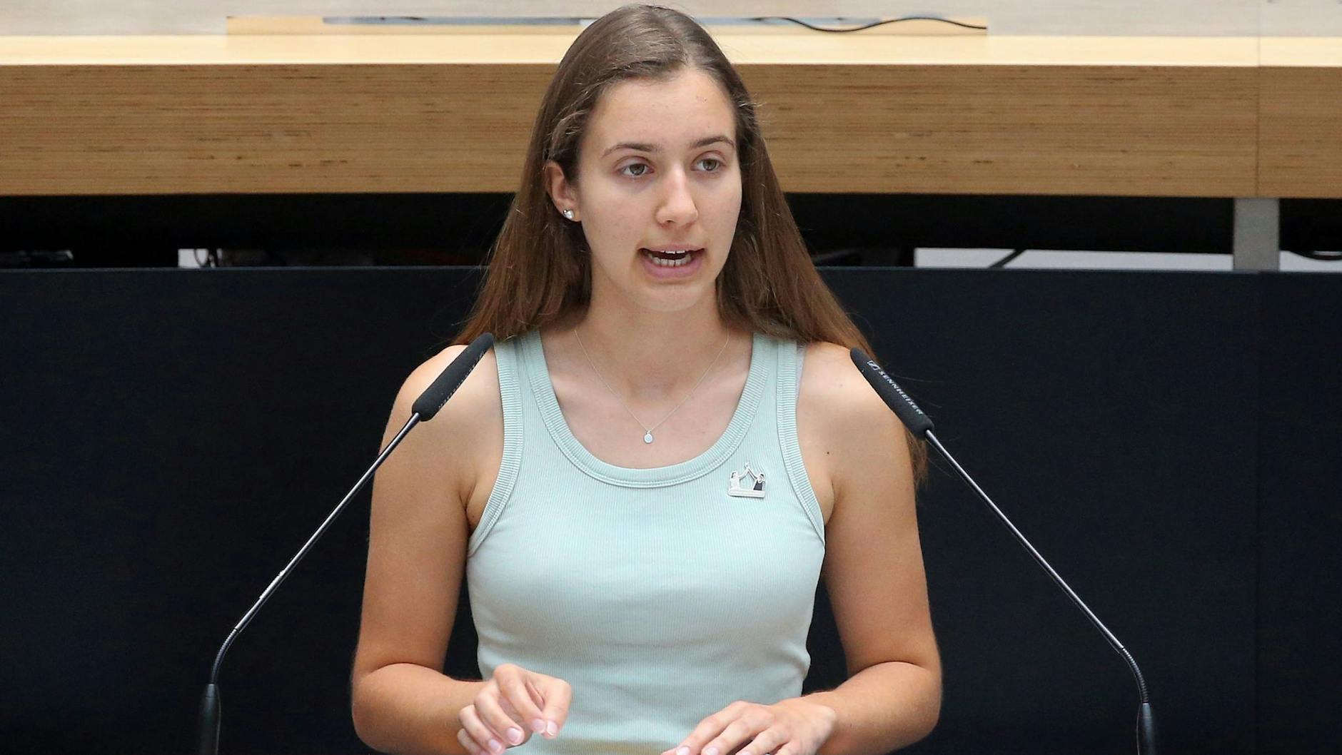 Klara Schedlich (Grüne) im Berliner Abgeordnetenhaus