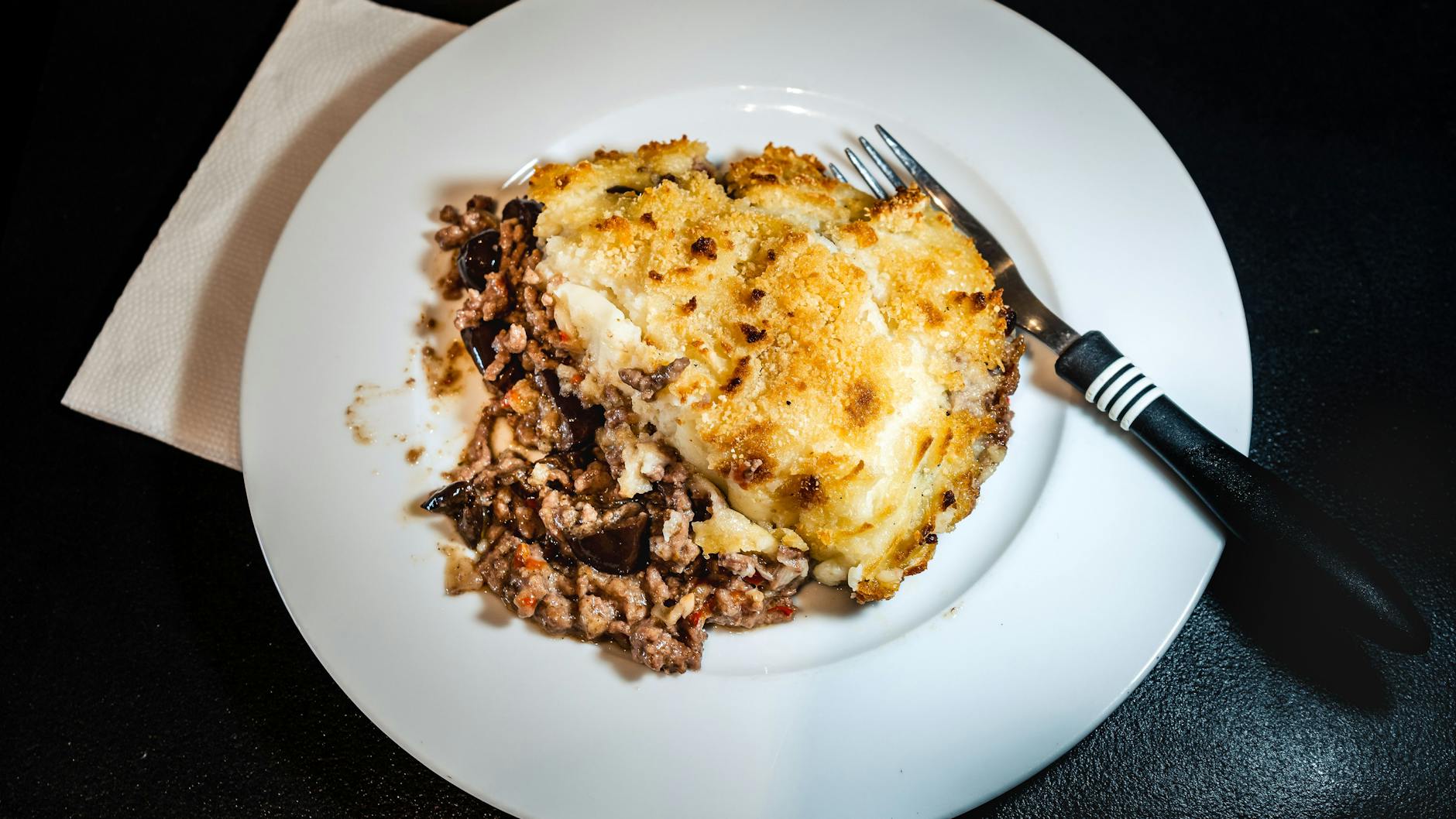 Unser Rezept für Shepherds Pie sollten Sie unbedingt ausprobieren - Hackfleisch mit Kartoffelbrei überbacken schmeckt so lecker!