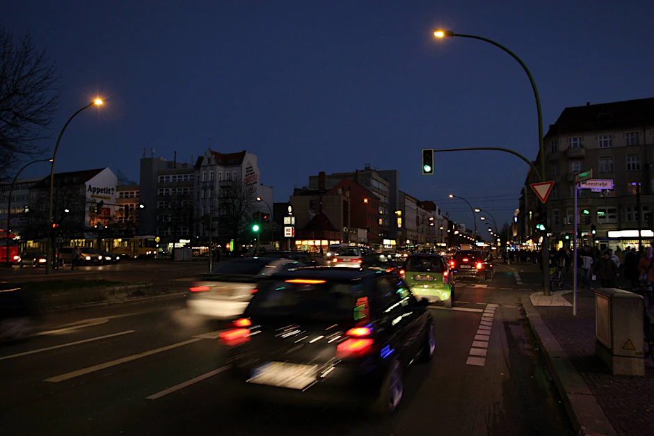 In der Seestraße in Wedding kam es in der Nacht zu Dienstag zu einem schweren Unfall.
