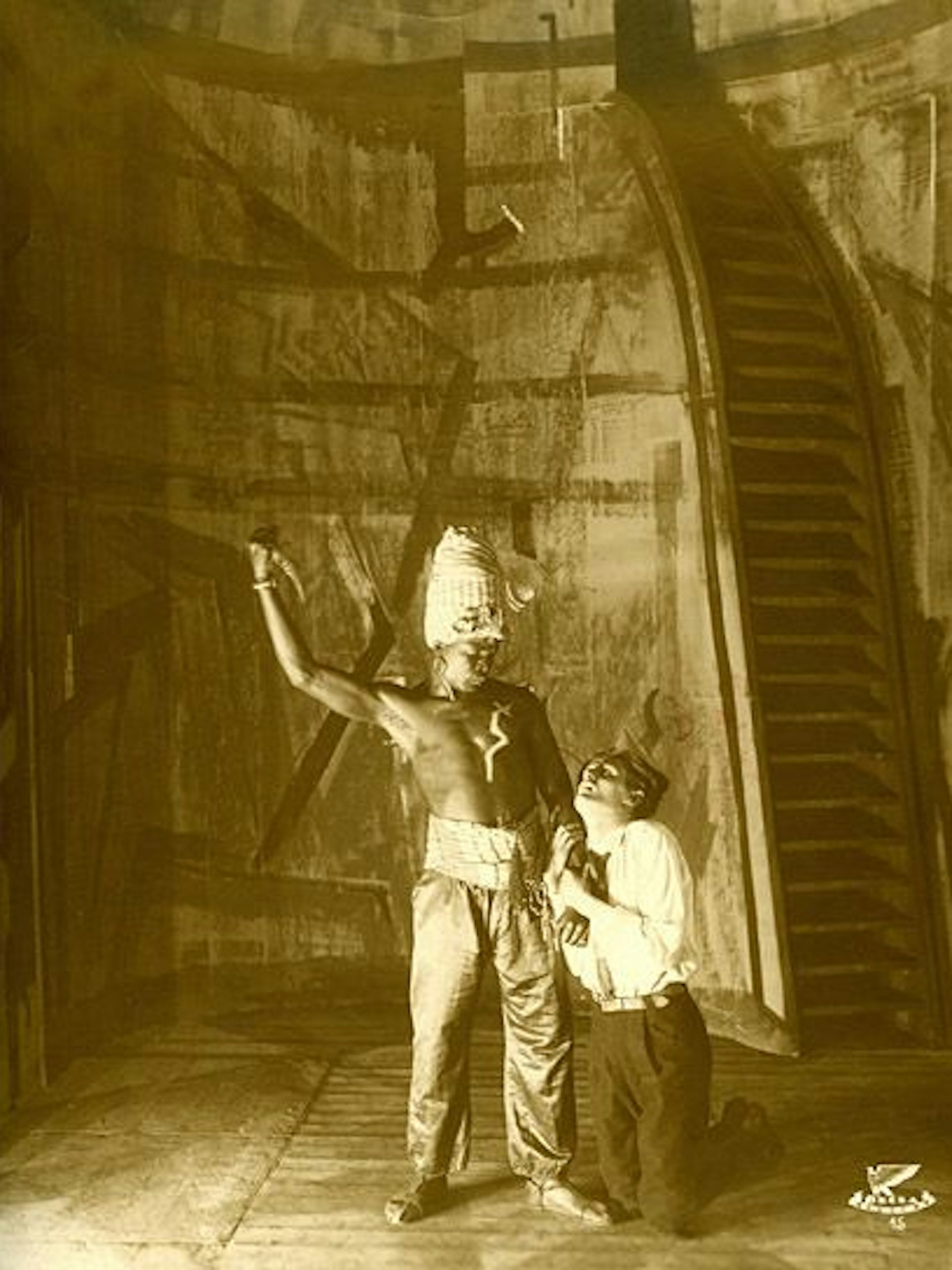 Brody im Film „Genuine“ von 1920